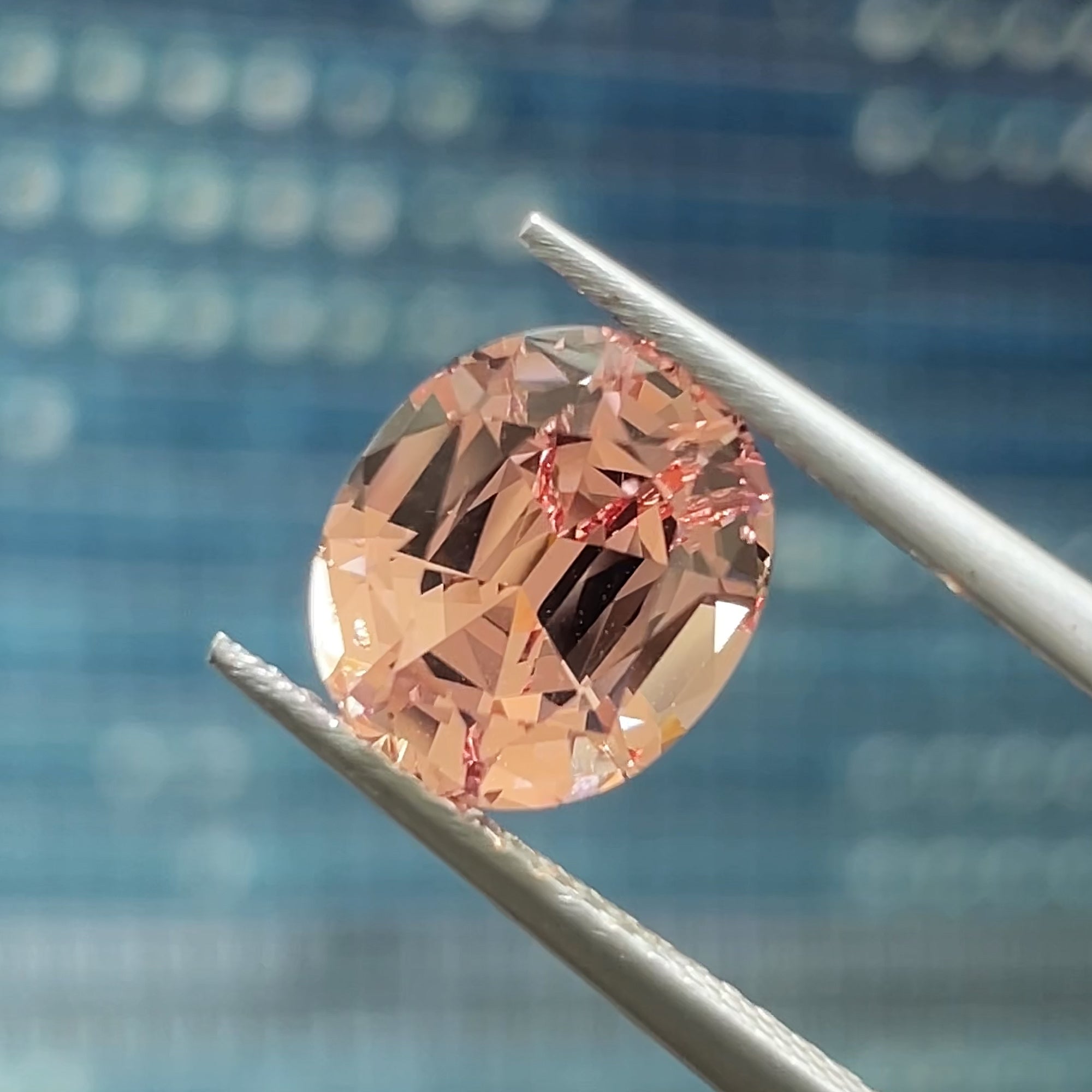 3.64 ct Mahenge Garnet š¹šæ, Precision Cut, view 13