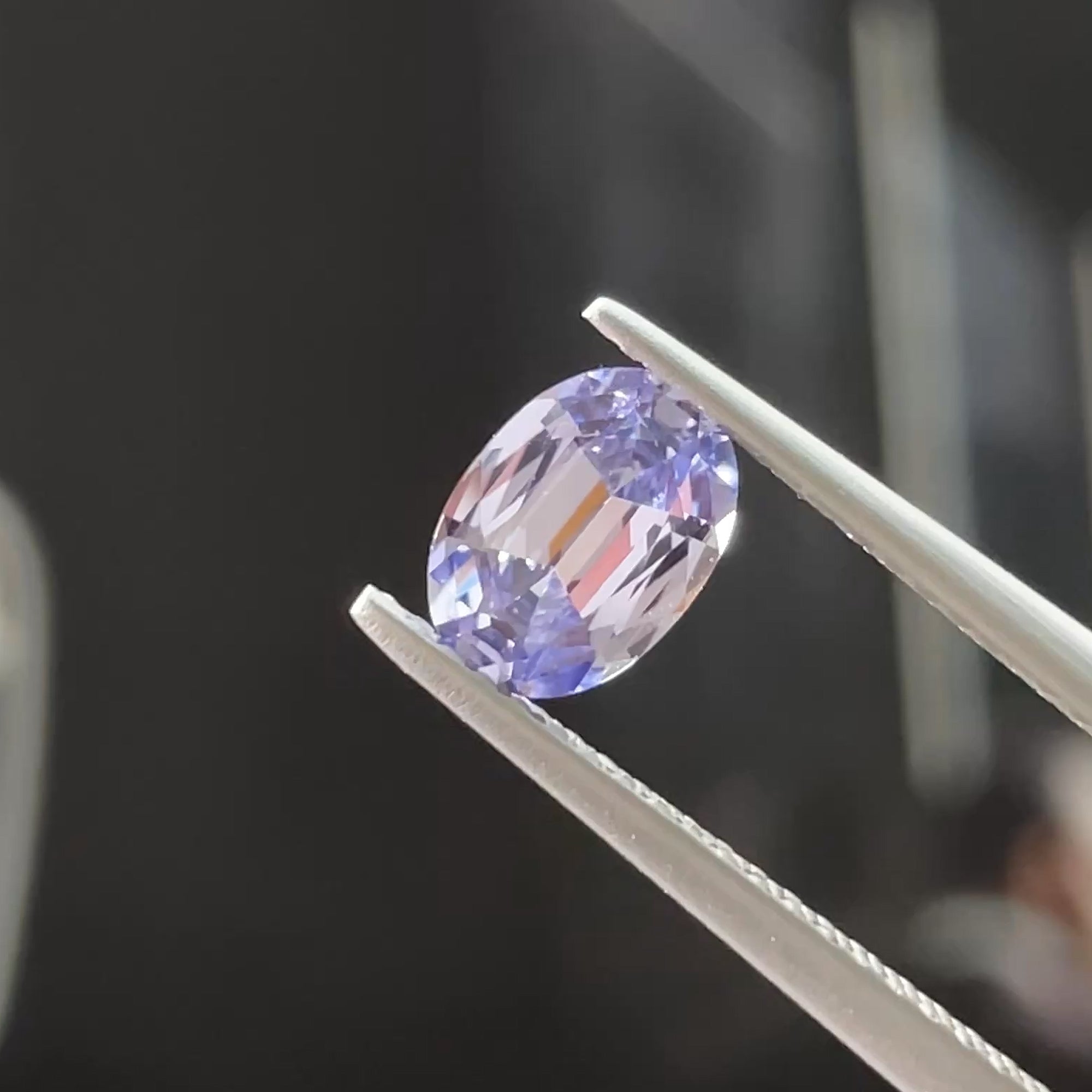 0.94 ct Color-Shift Sapphire from Sri Lanka 🇱🇰