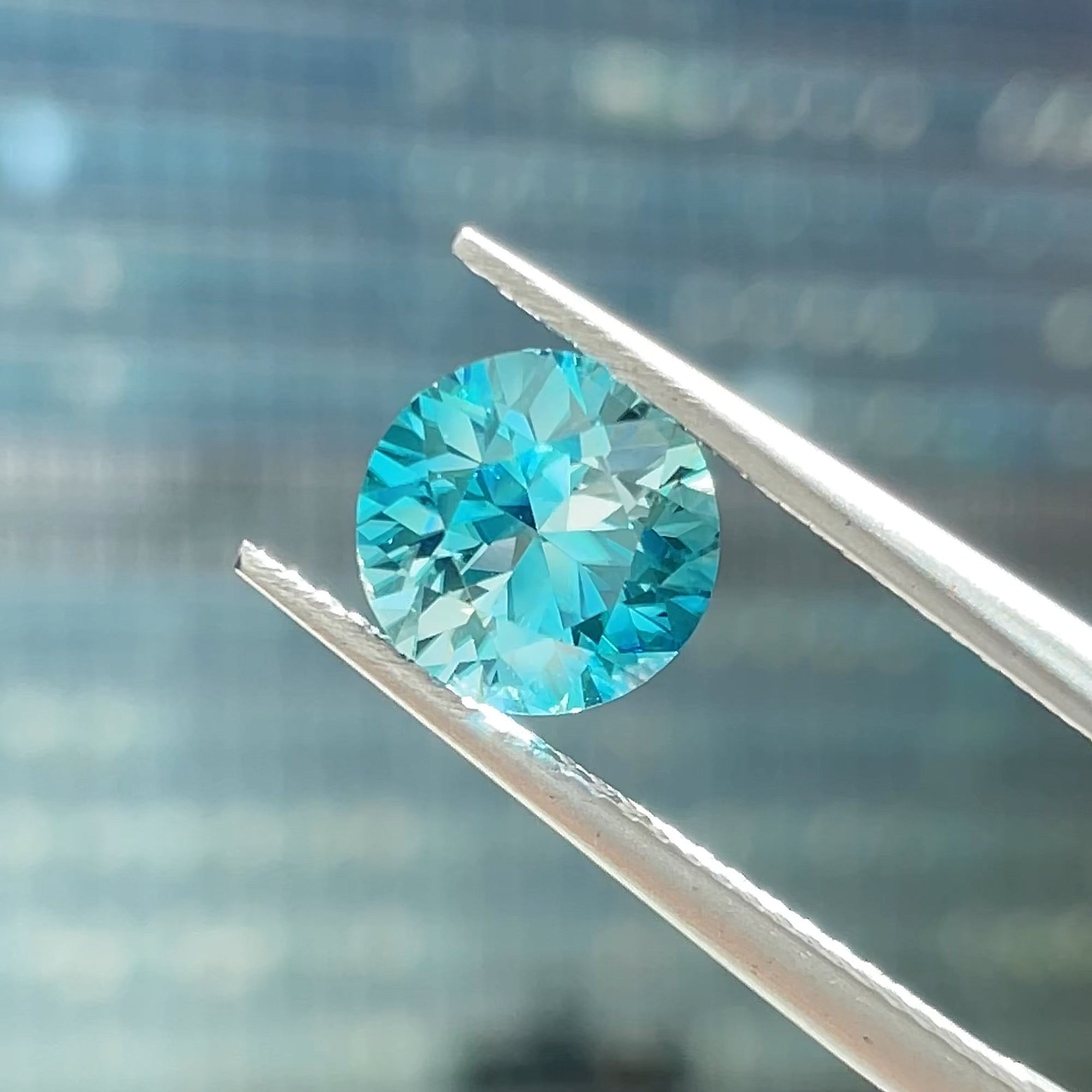 2.80 ct Blue Zircon from Cambodia, precision cut, face-up, view 9