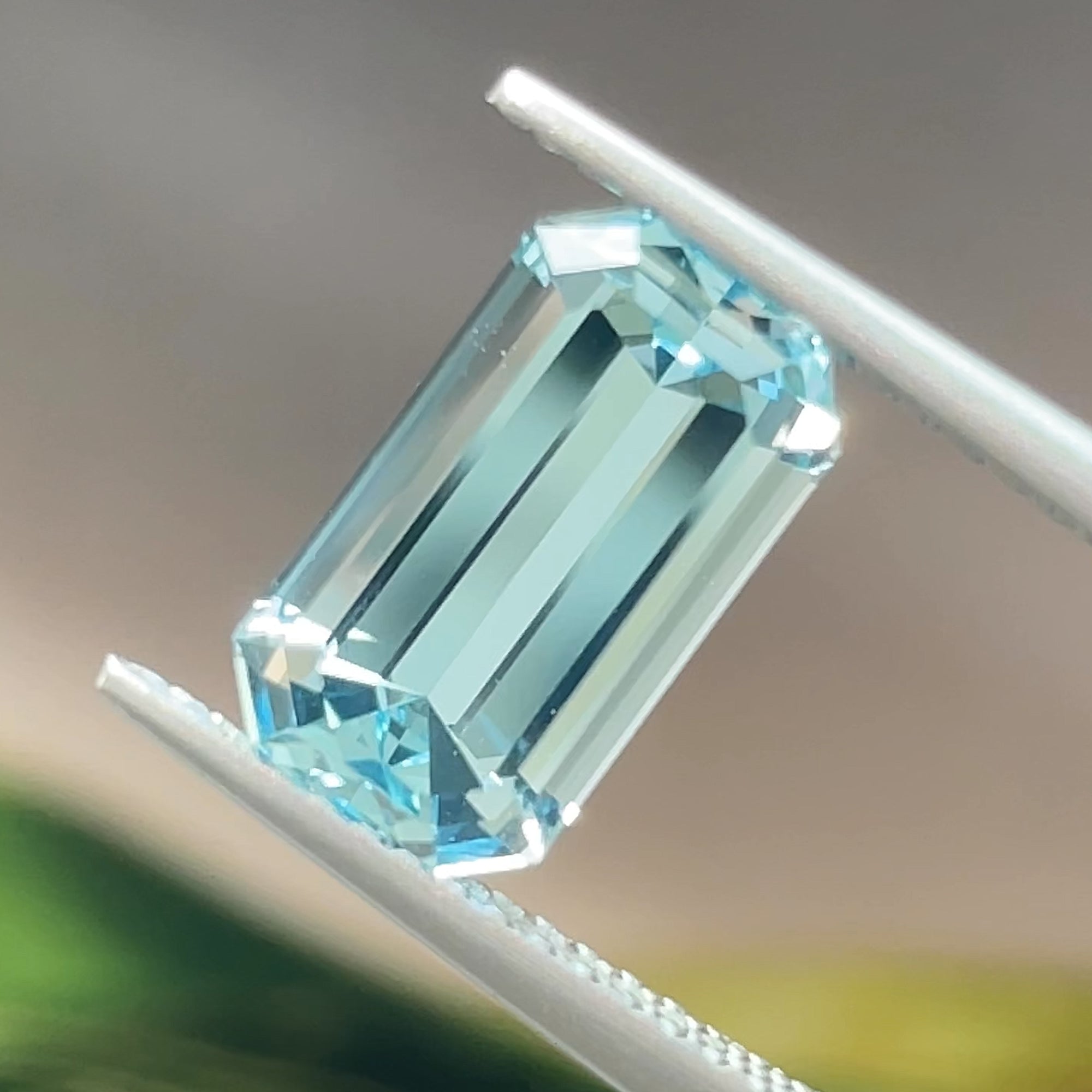 2.54 ct Aquamarine from Madagascar, precision cut, face-up, view 10