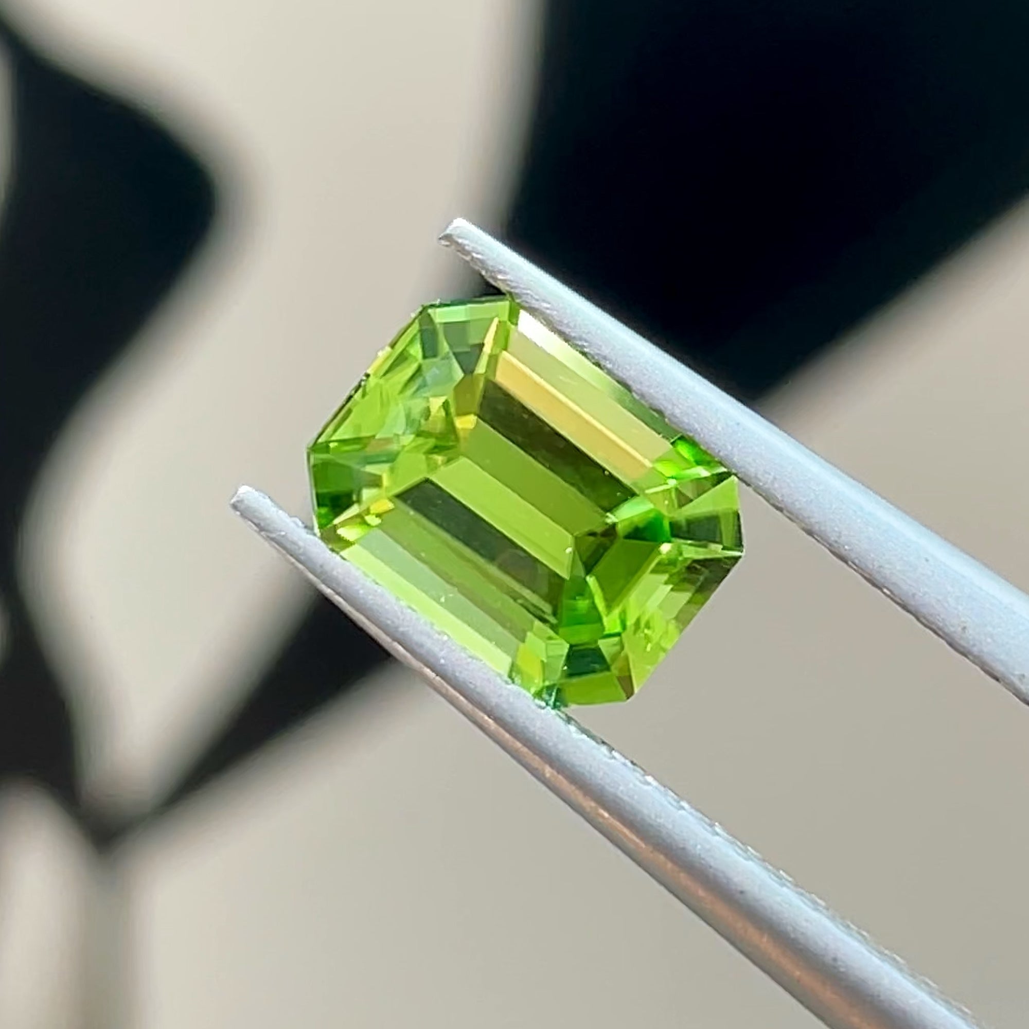 1.88 ct Apple Green Peridot from Pakistan, precision cut, face-up, view 9
