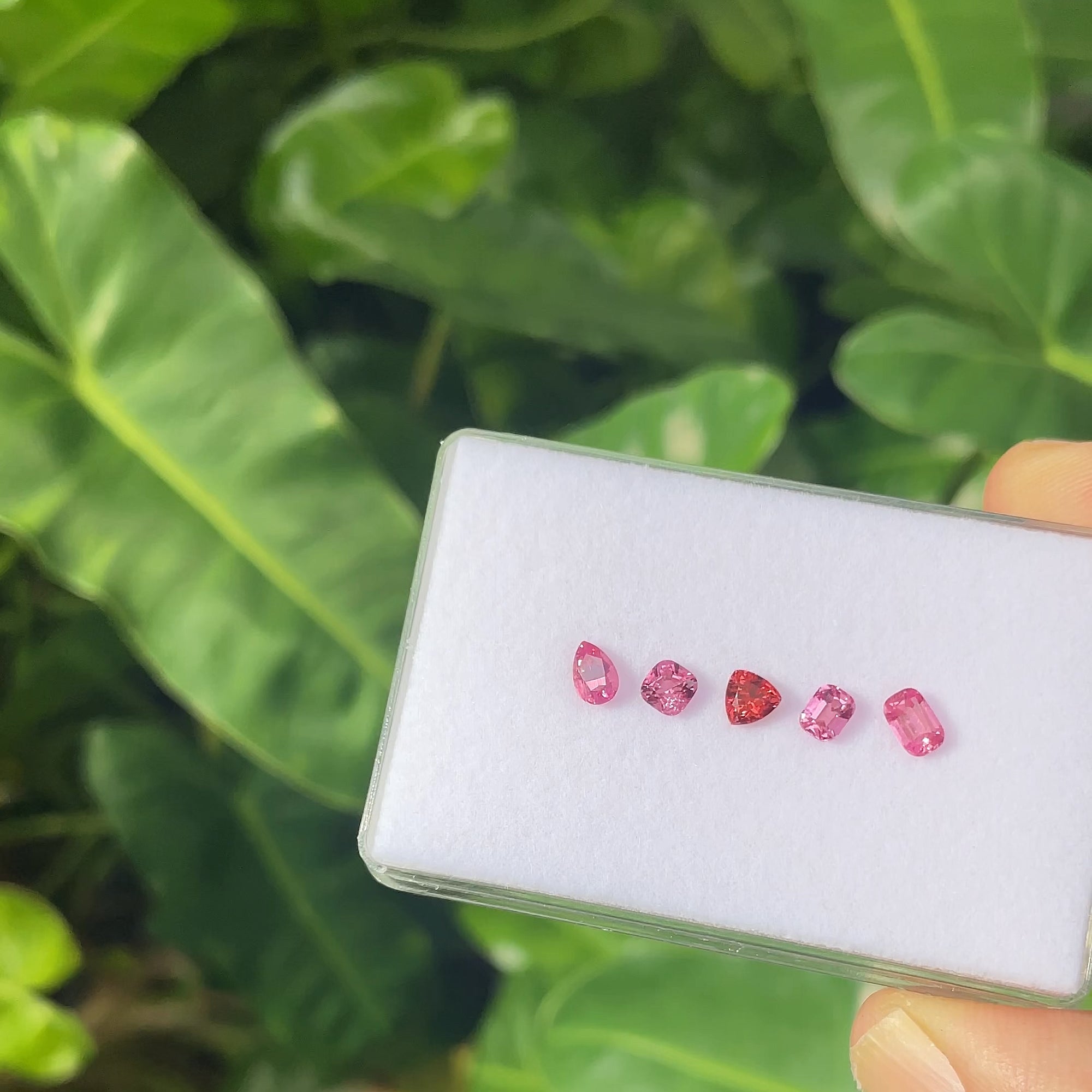 1.56 ct Mahenge Spinel Collector Set, precision cut, face-up, view 10