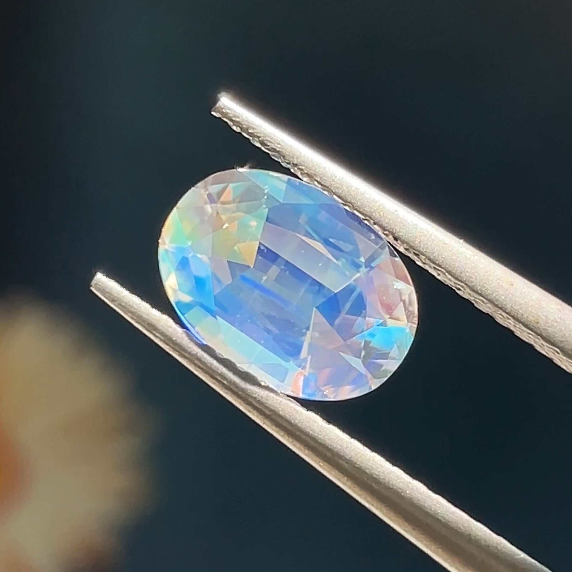 1.60 ct Rainbow Moonstone from Madagascar, precision cut, view 6