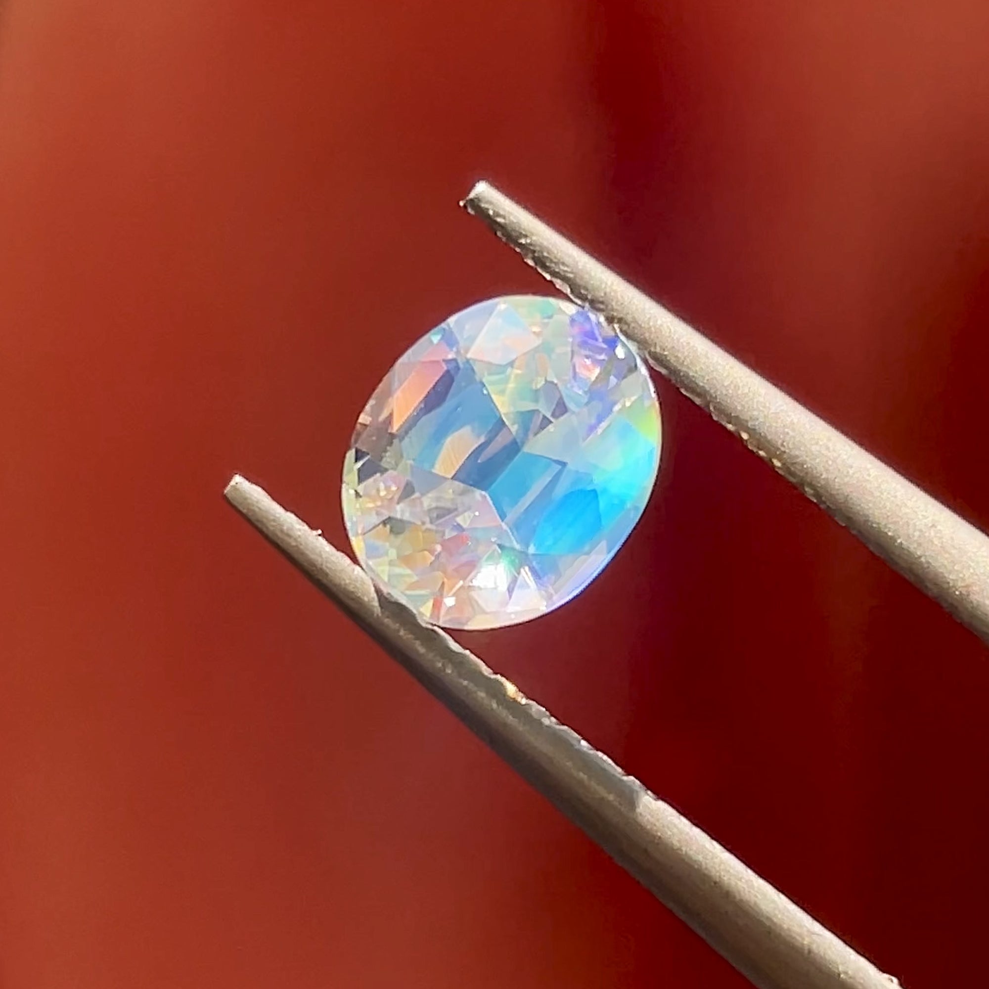1.16 ct Rainbow Moonstone from Madagascar, precision cut, view 2