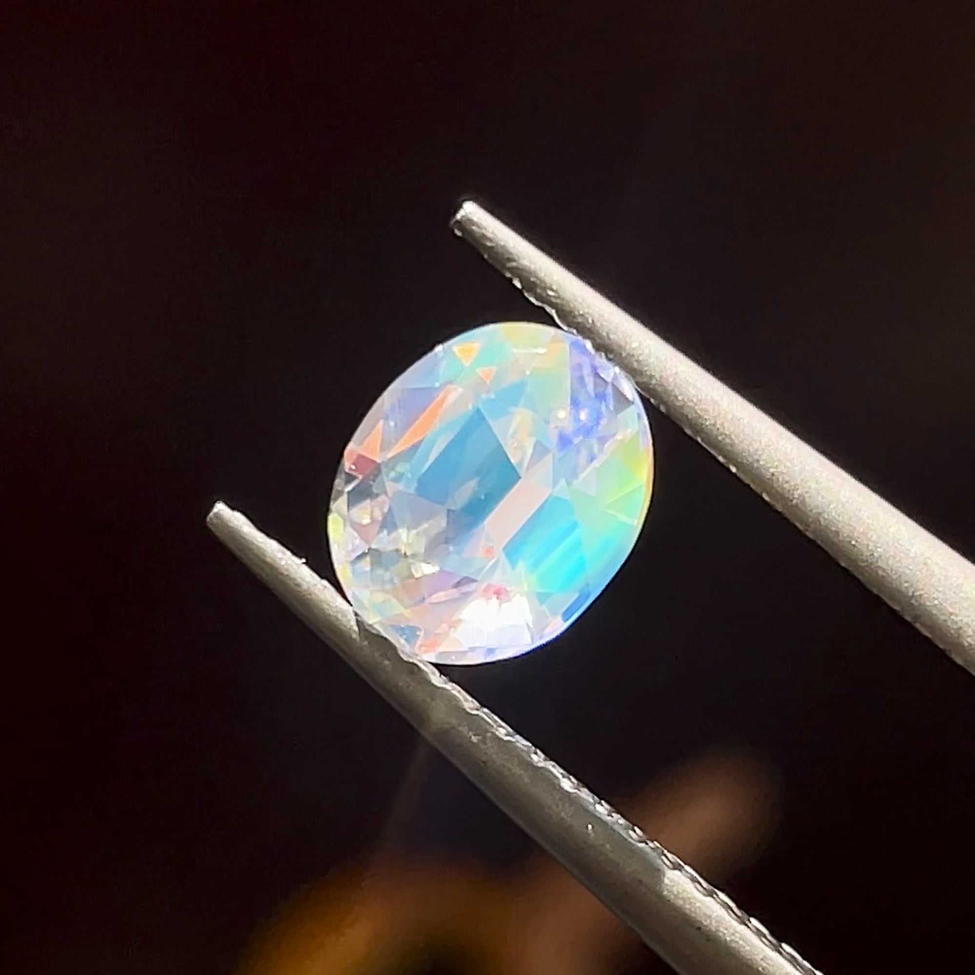 1.16 ct Rainbow Moonstone from Madagascar, precision cut, view 3
