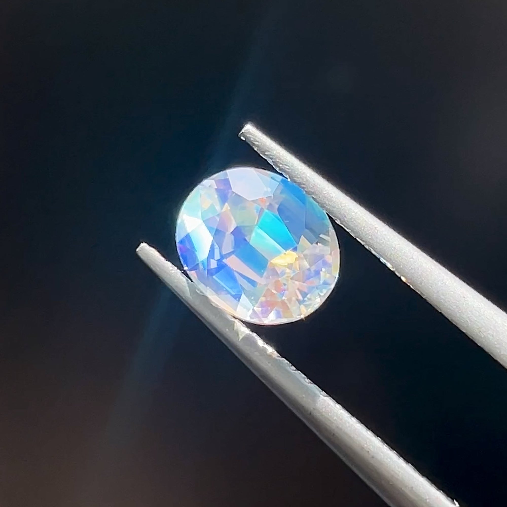 1.16 ct Rainbow Moonstone from Madagascar, precision cut, view 6