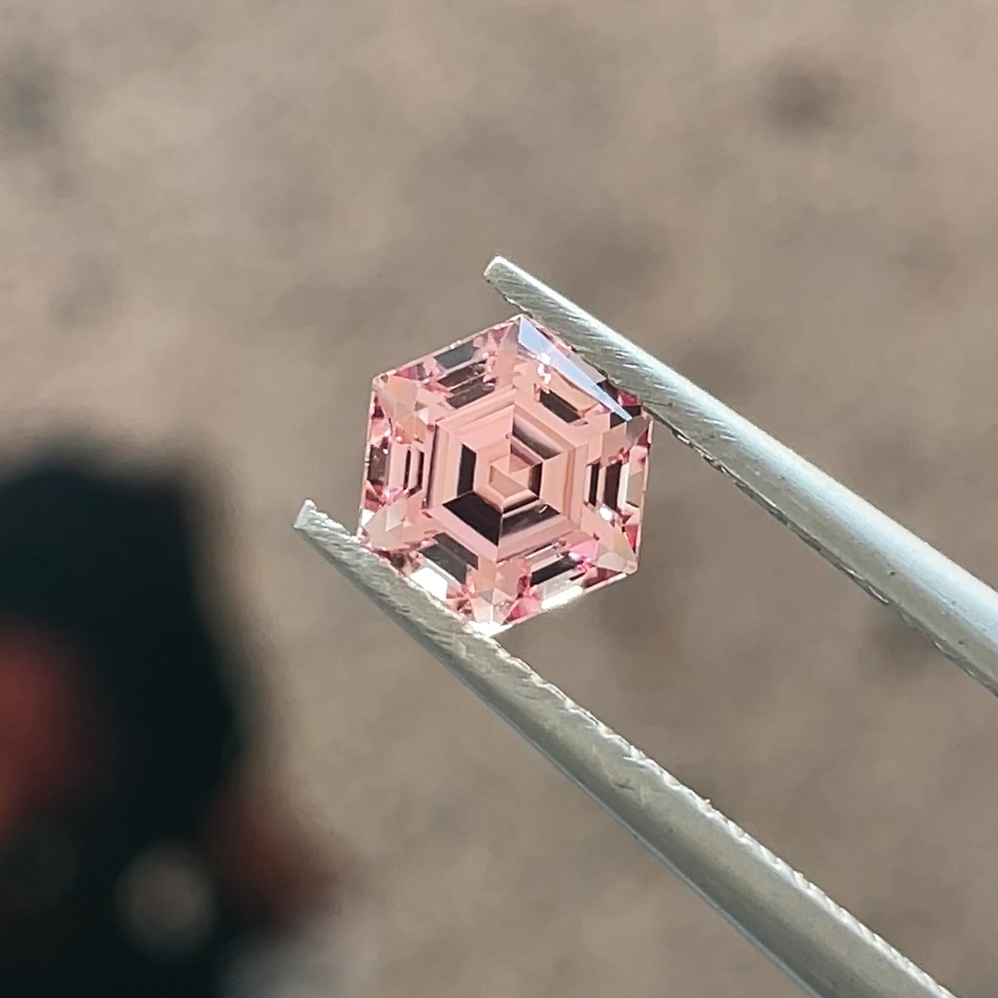 1.26 ct Peachy-Pink Mahenge Garnet, precision cut, face-up, view 14