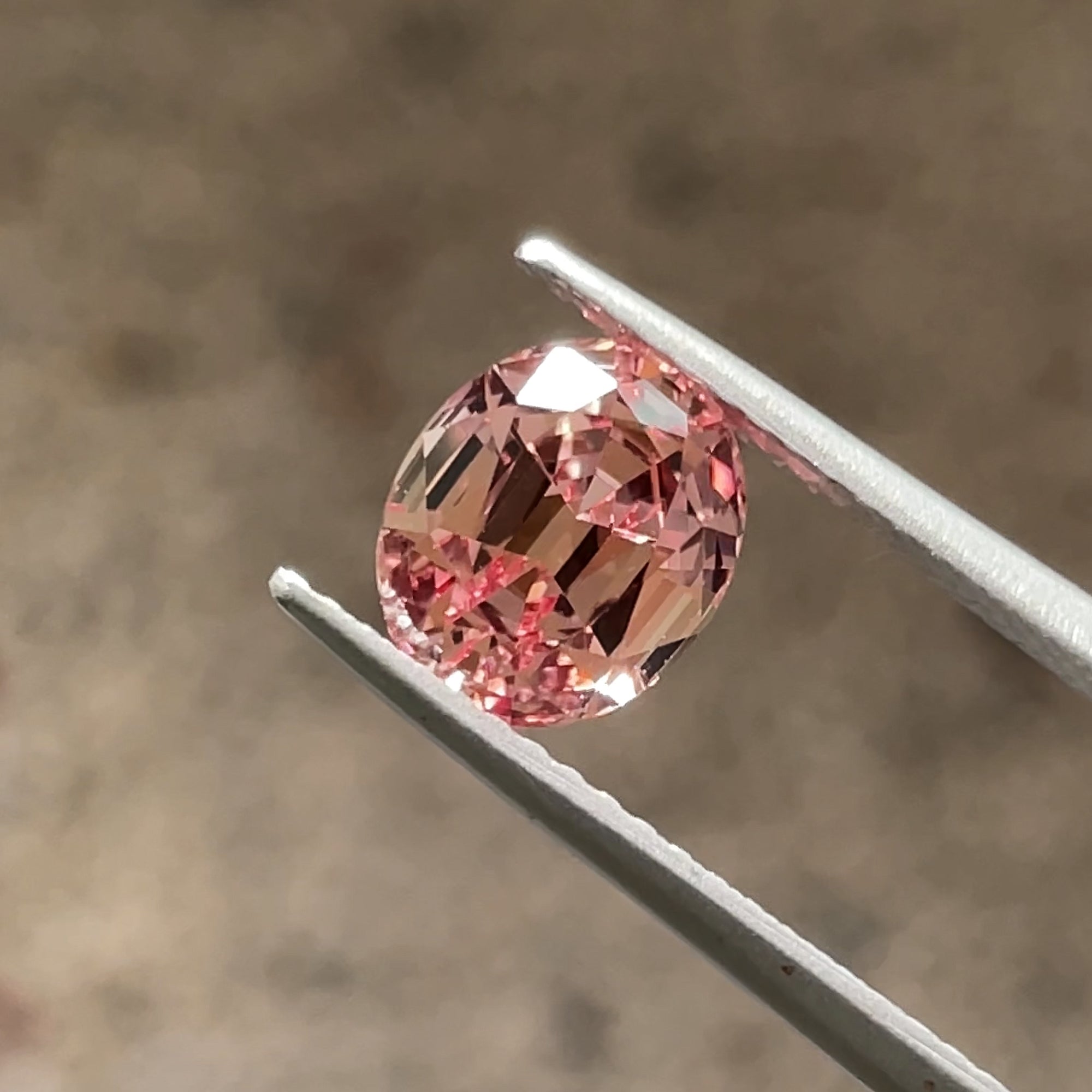 2.08 ct Sunset Rosé Mahenge Garnet, precision cut, view 11