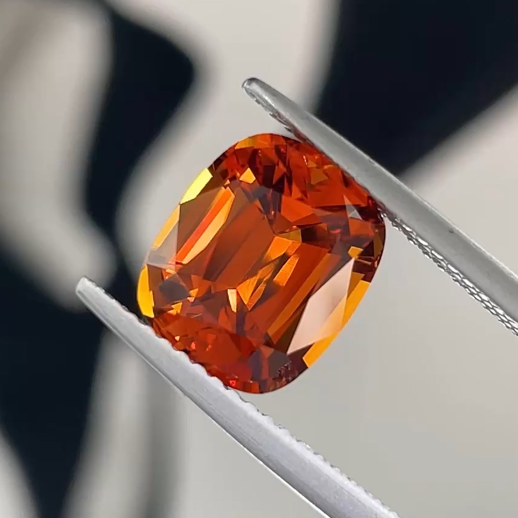 3.36 ct Santa Ana Madeira Citrine from Brazil, precision cut, view 8