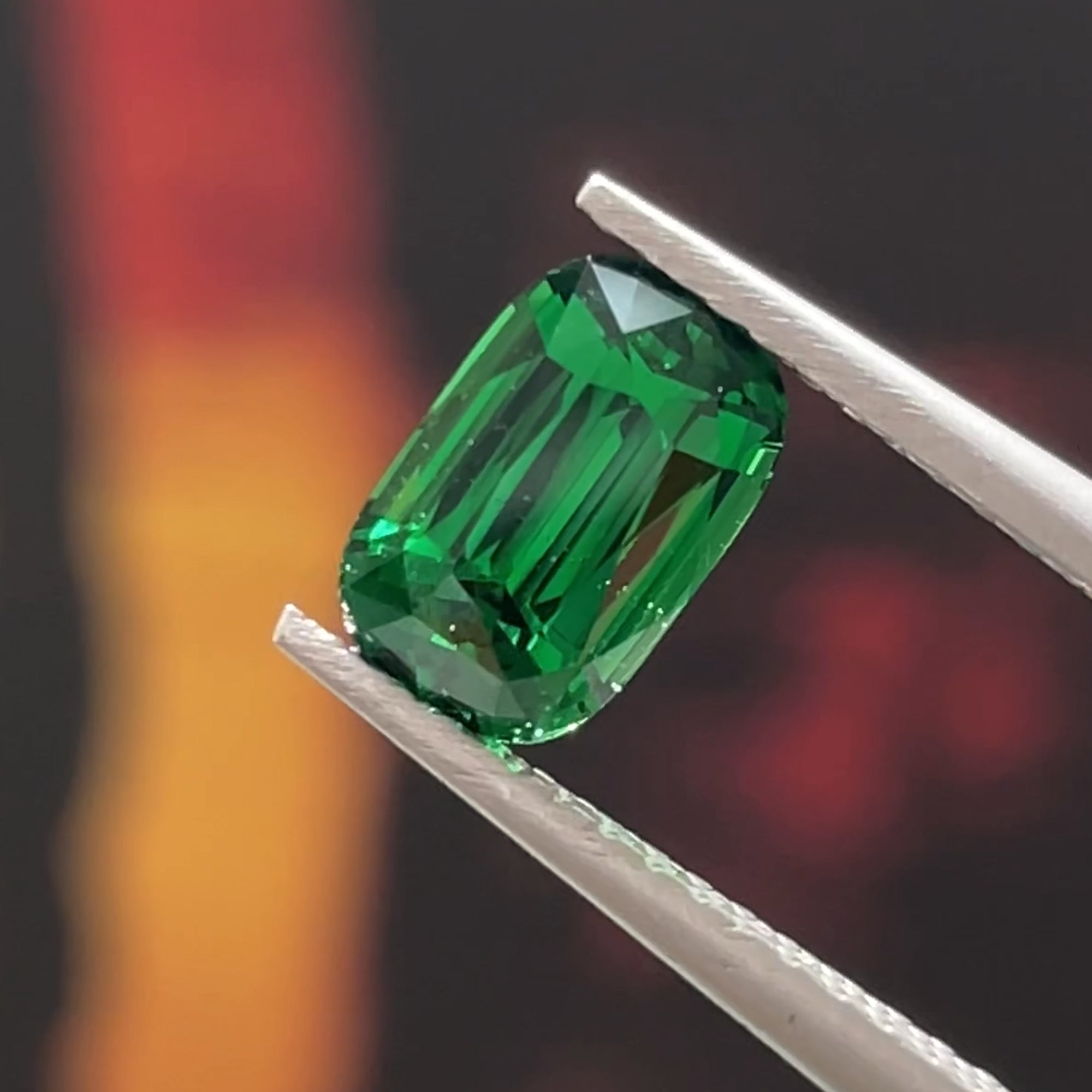 1.40 ct Vivid Green Tsavorite from Kenya 🇰🇪