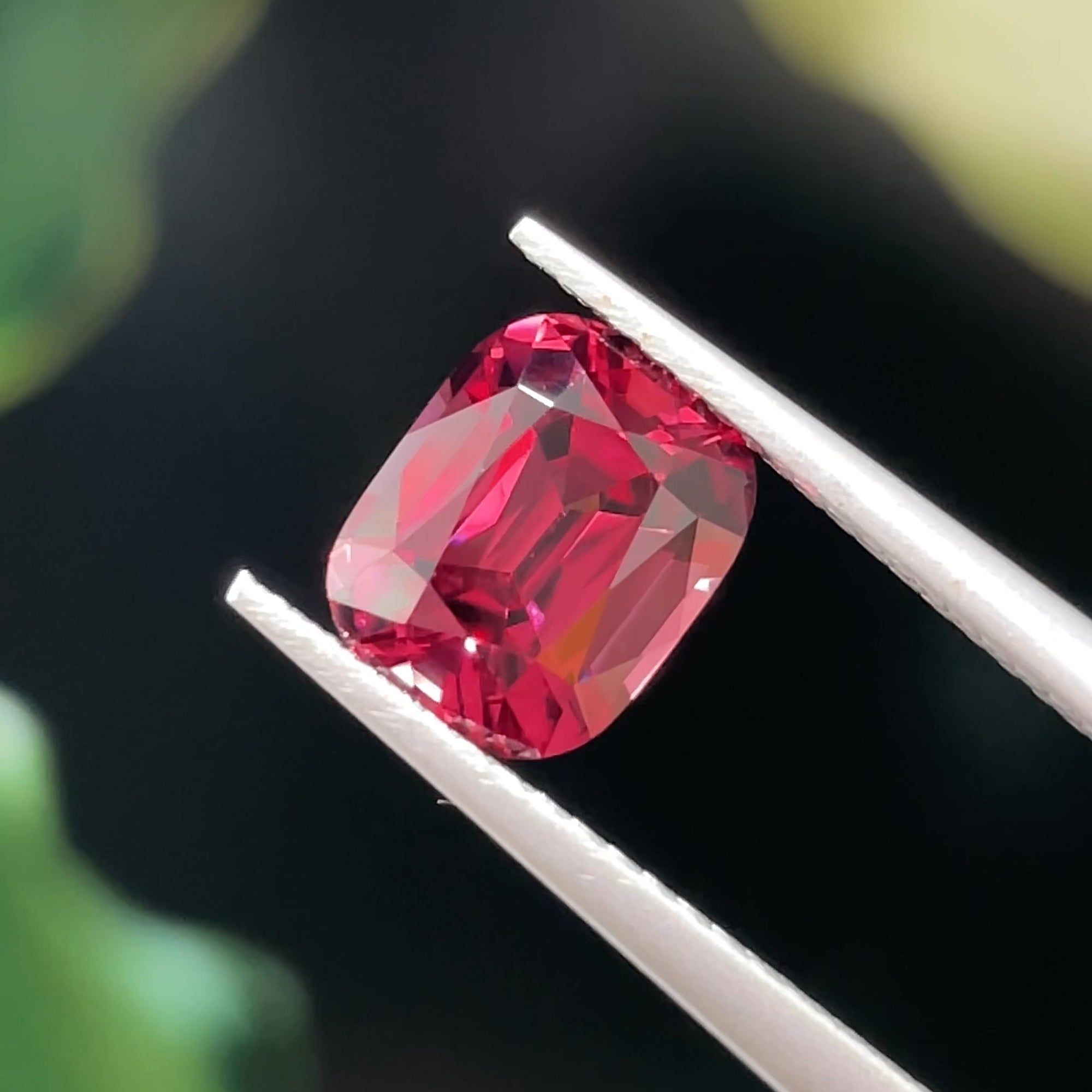2.24 ct Raspberry-Red Umbalite Garnet from Tanzania, precision cut, view 9