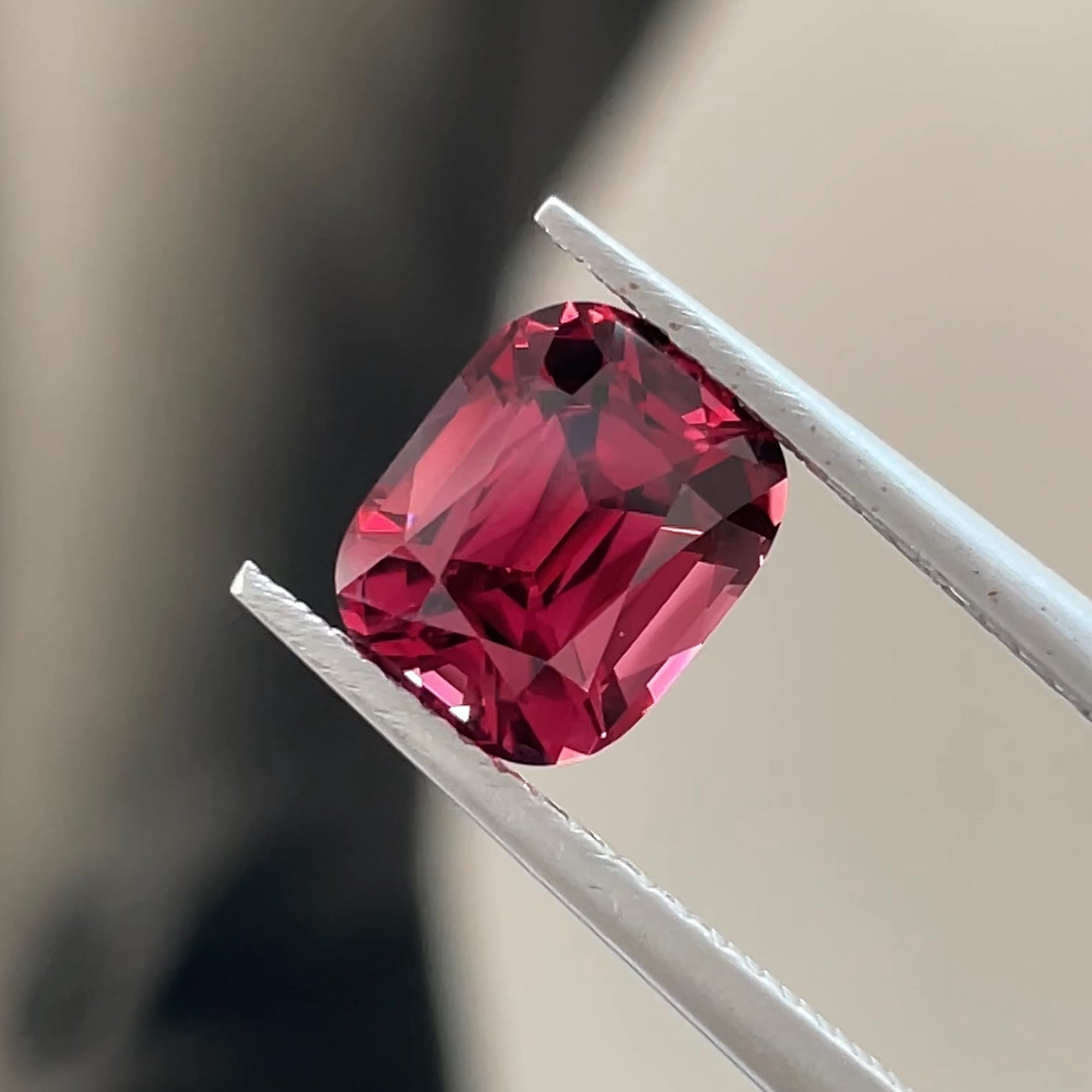 2.24 ct Raspberry-Red Umbalite Garnet from Tanzania, precision cut, view 10