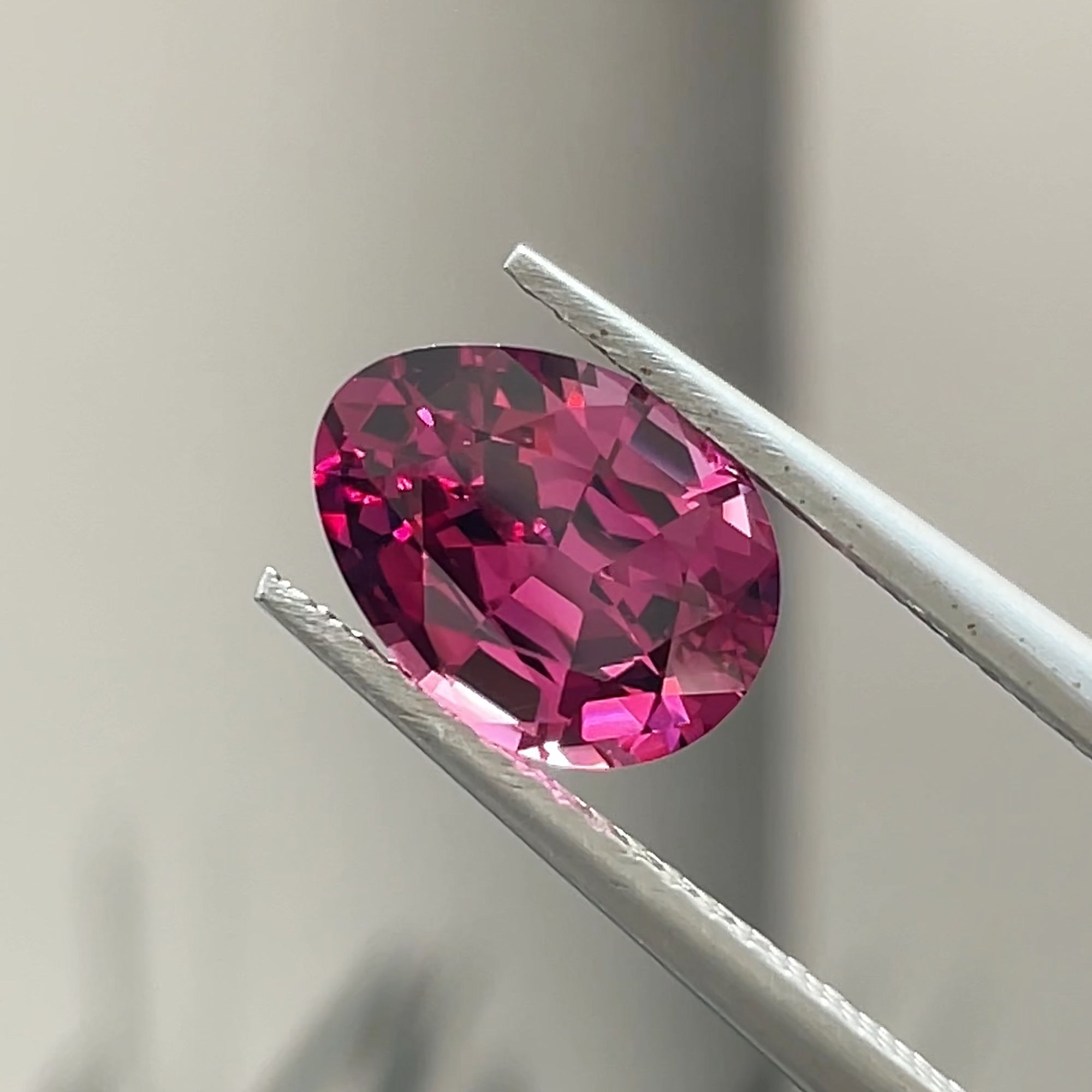 2.36 ct Umbalite Garnet from Tanzania, precision cut, view 7