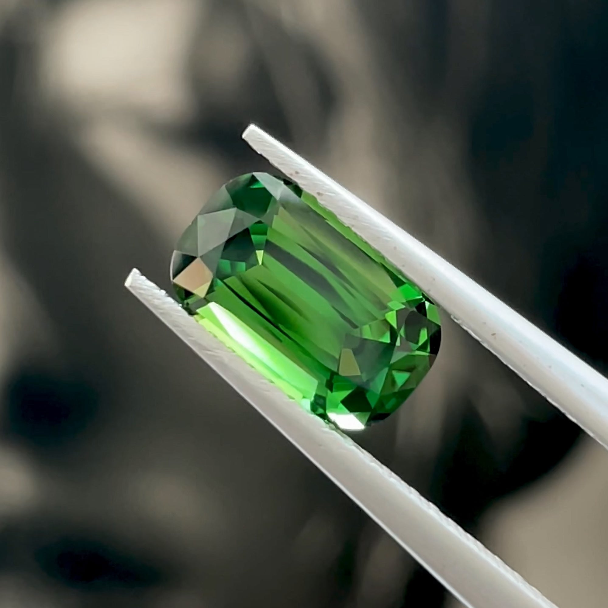 1.82 ct Chrome Tourmaline from Tanzania, precision cut, view 9