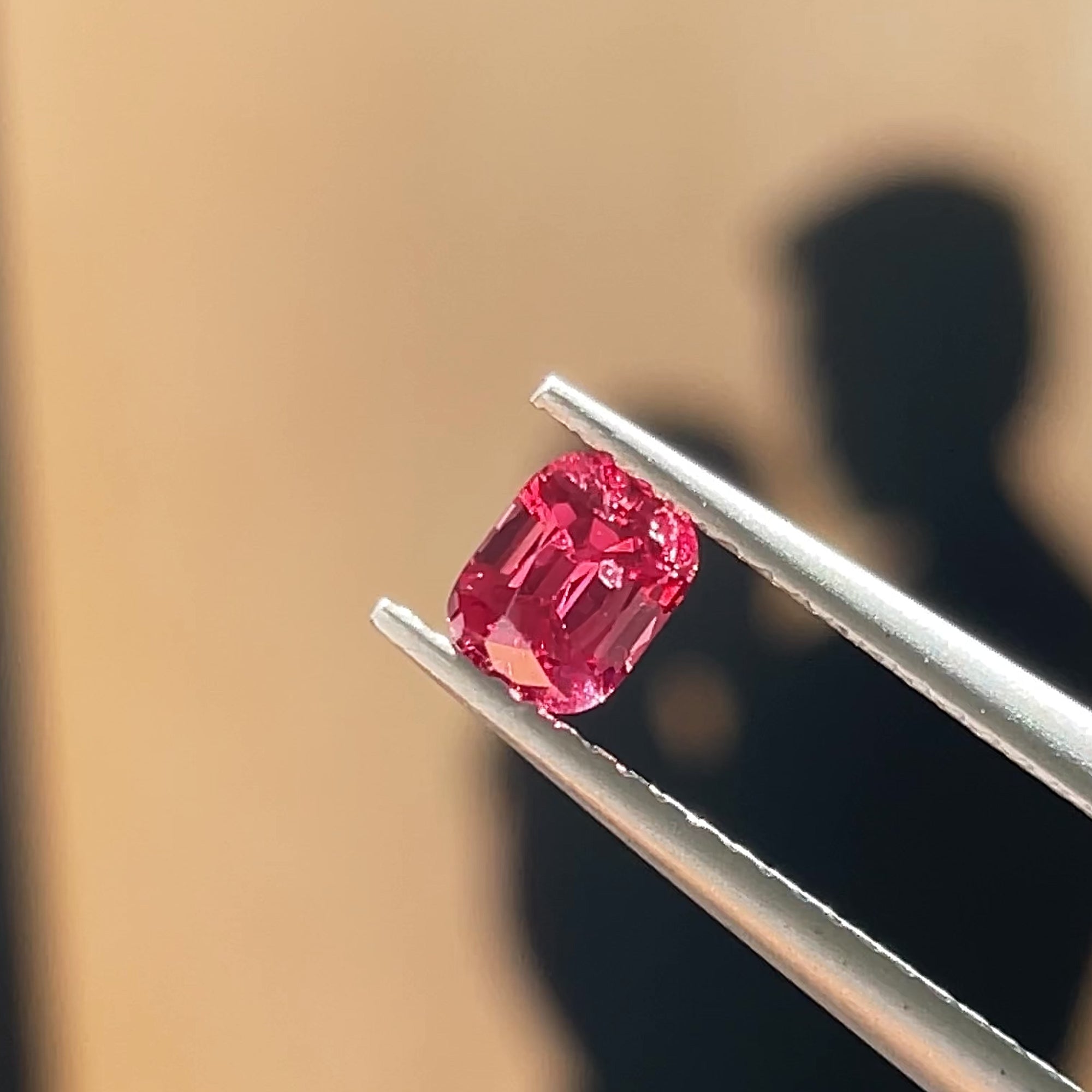 0.49 ct Mahenge Spinel from Tanzania, precision cut, view 9