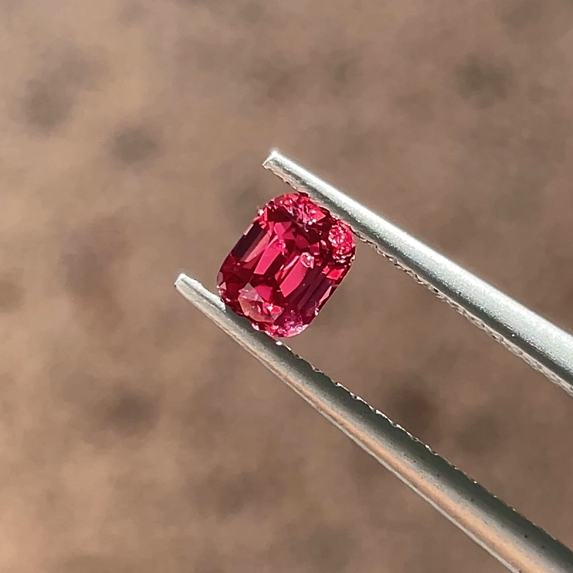 0.49 ct Mahenge Spinel from Tanzania, precision cut, view 3