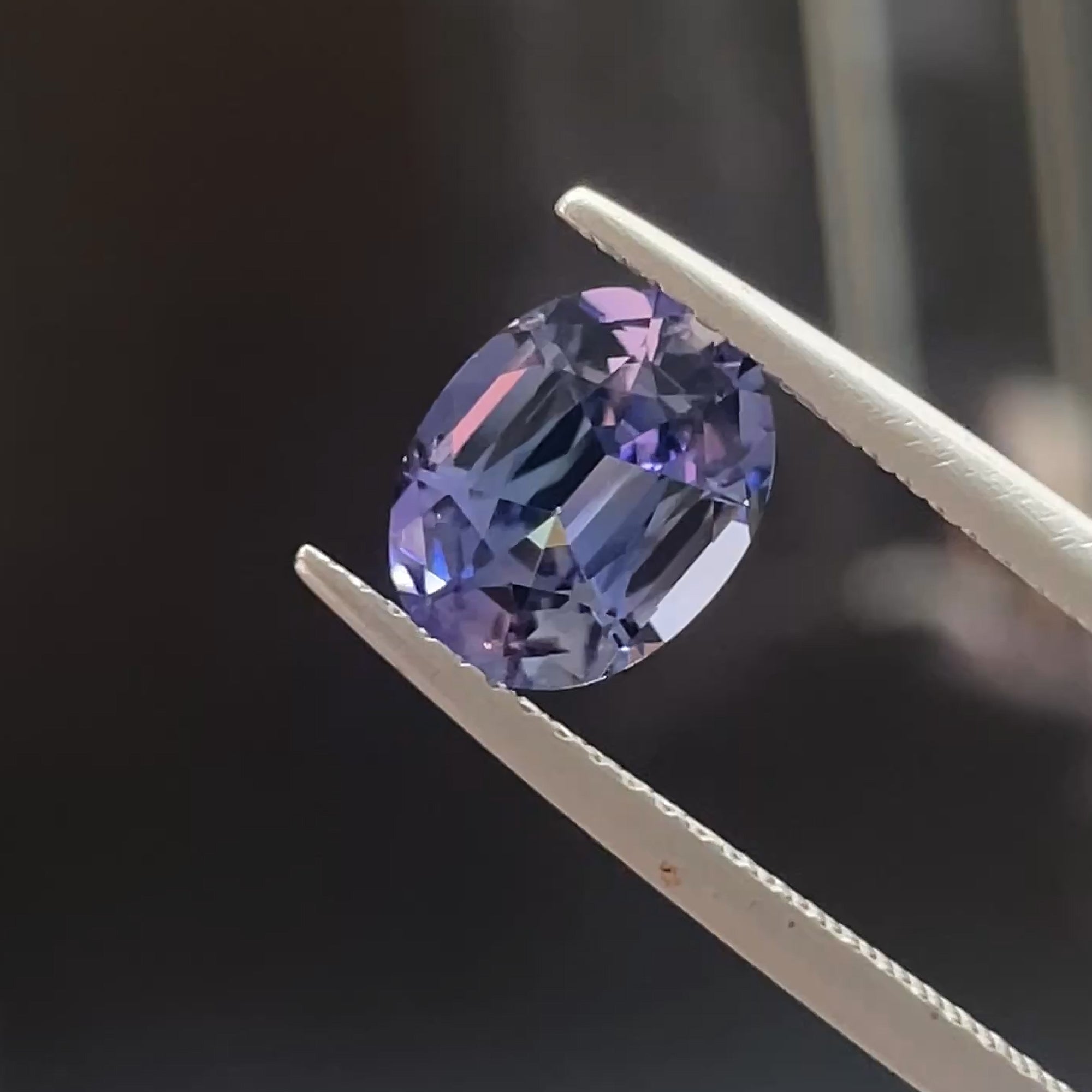 1.82 ct Unheated Peacock Tanzanite πΉπΏ