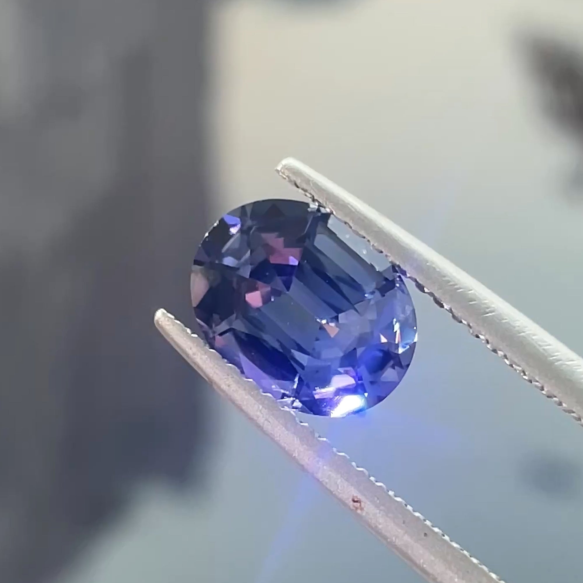 1.82 ct Unheated Peacock Tanzanite 🇹🇿