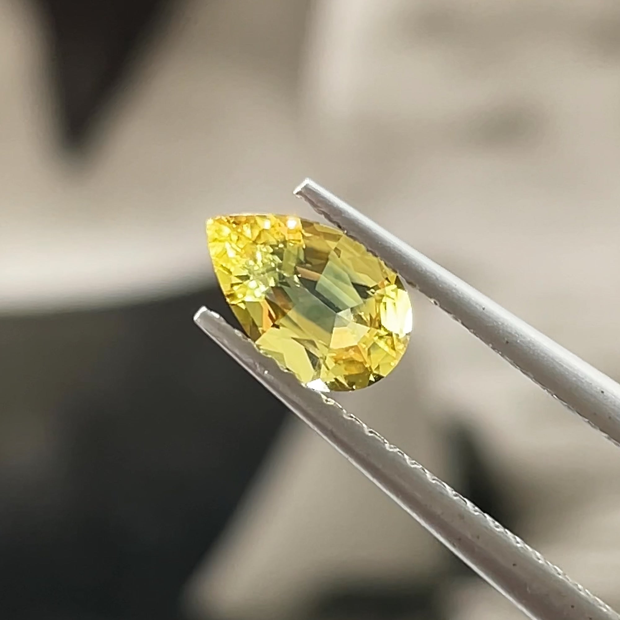 0.77 ct Unheated Yellow Parti Sapphire from Australia 🇦🇺
