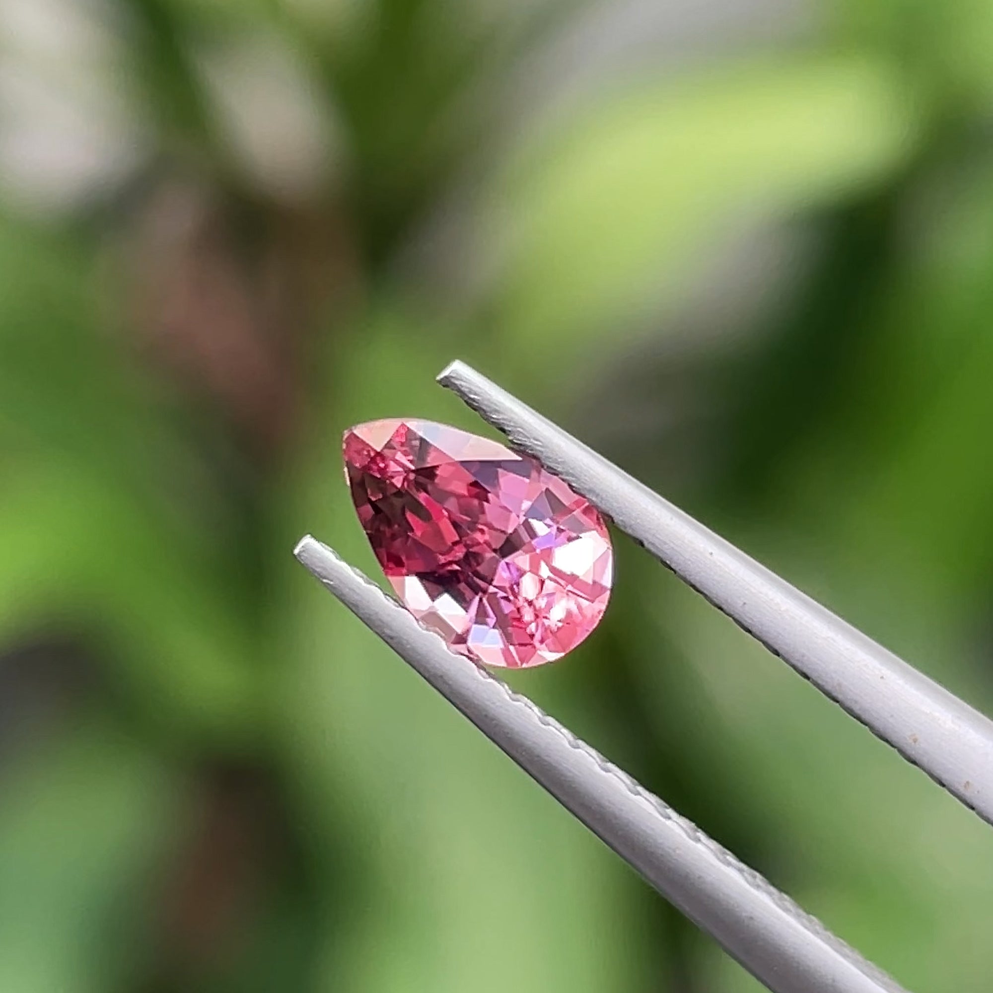 0.67 ct Purplish Pink Malaya Garnet