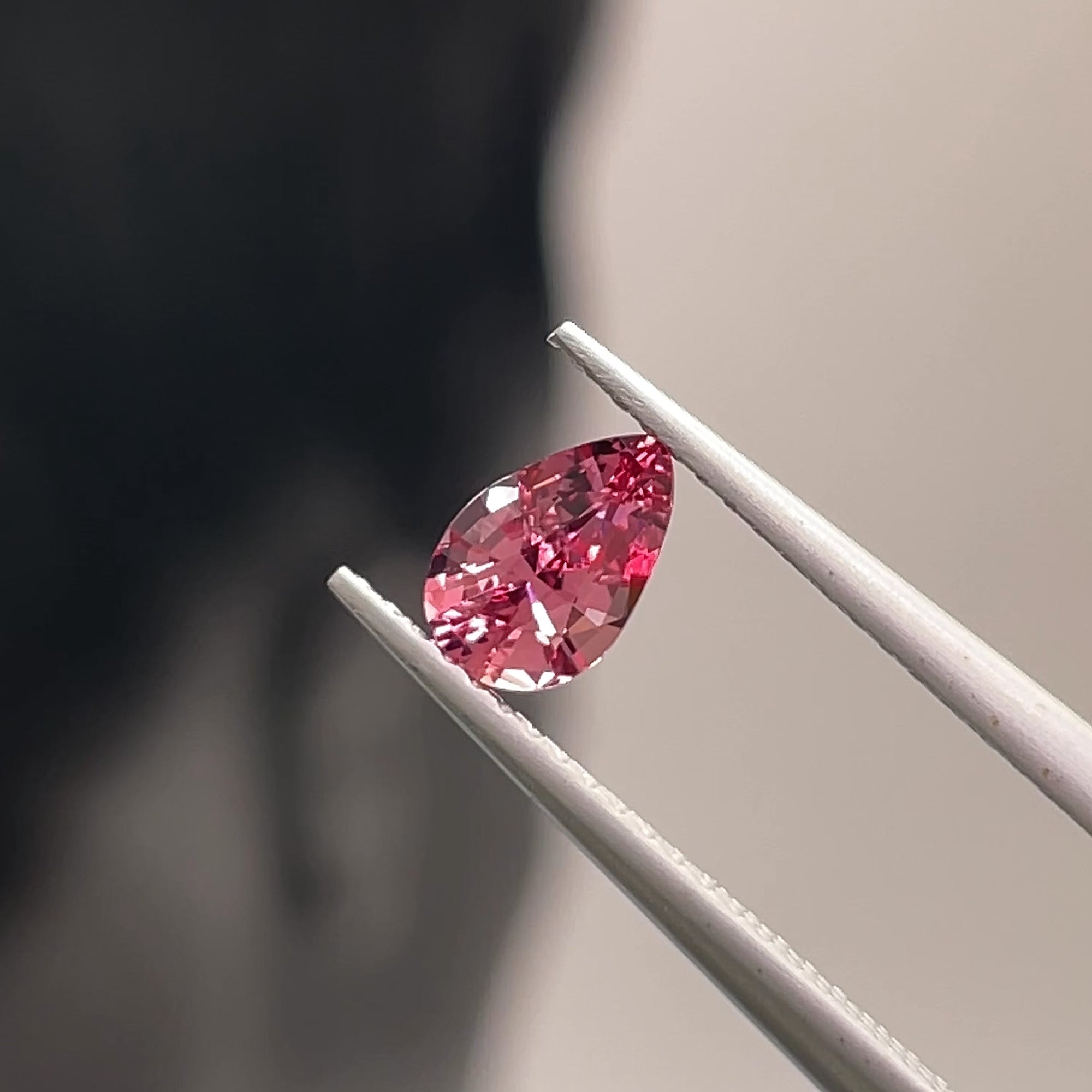0.67 ct Purplish Pink Malaya Garnet
