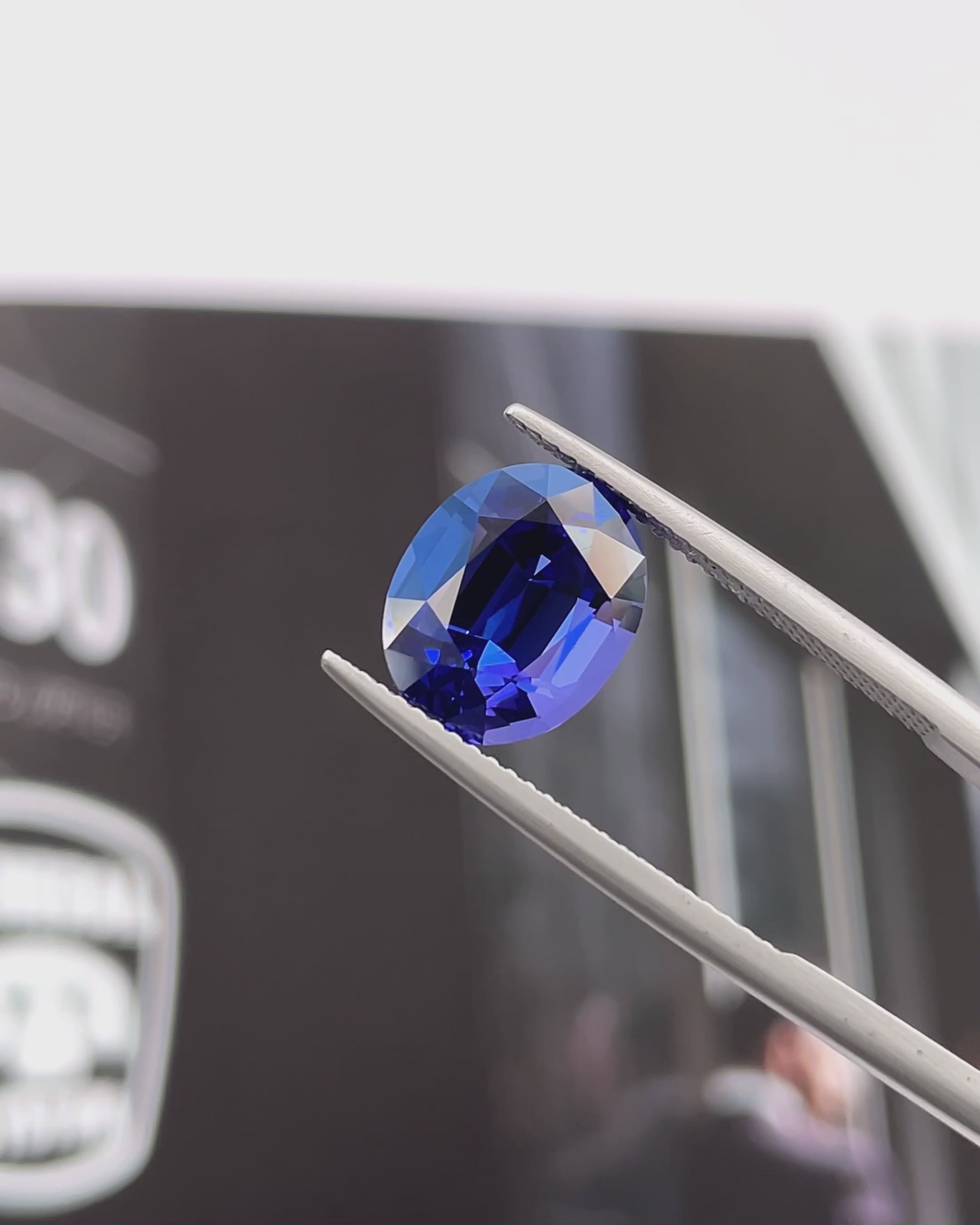 5.46 ct Royal Blue Tanzanite from Tanzania