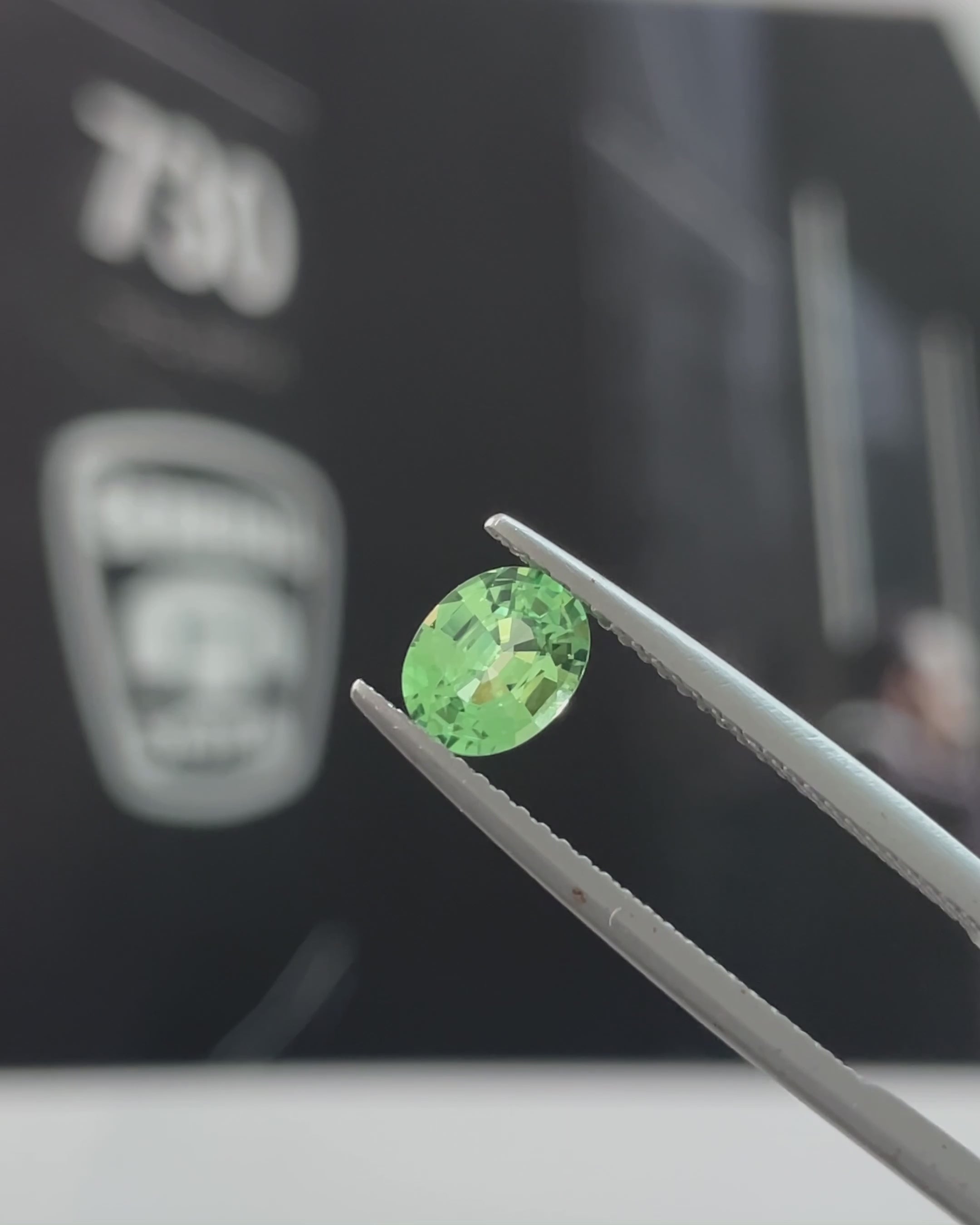 0.92 ct Minty Tsavorite from Kenya