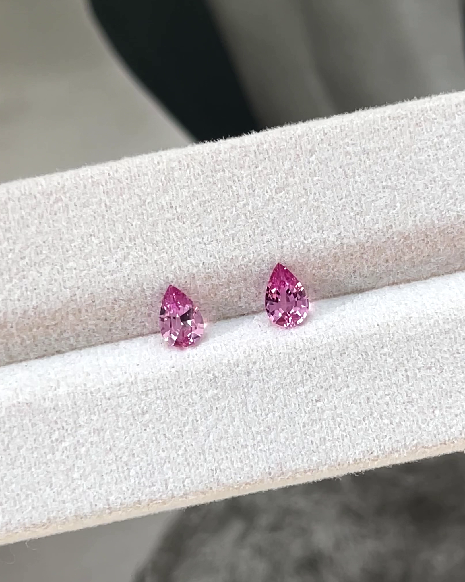 0.77 ct Pink Sapphire Pair from Madagascar 🇲🇬