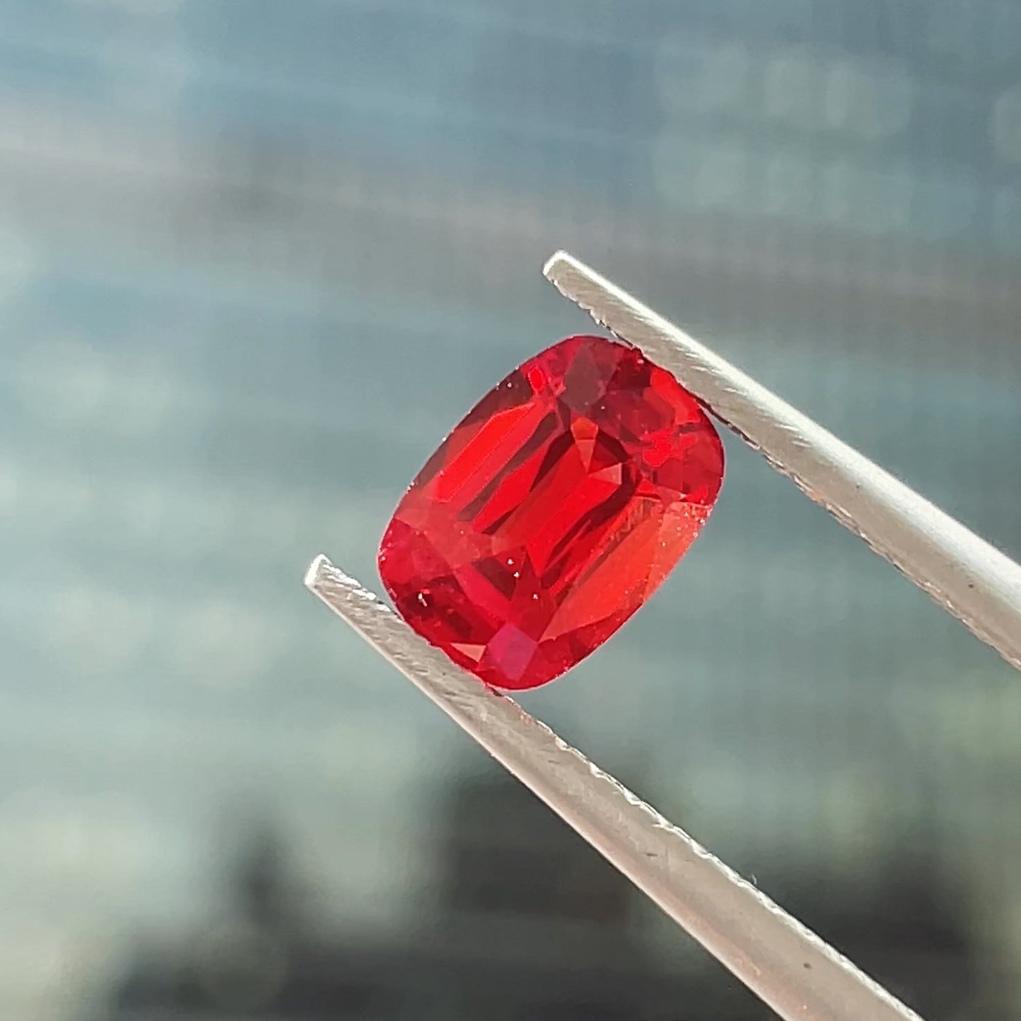 0.83 ct Red Sunstone from Congo, precision cut, face-up, view 11