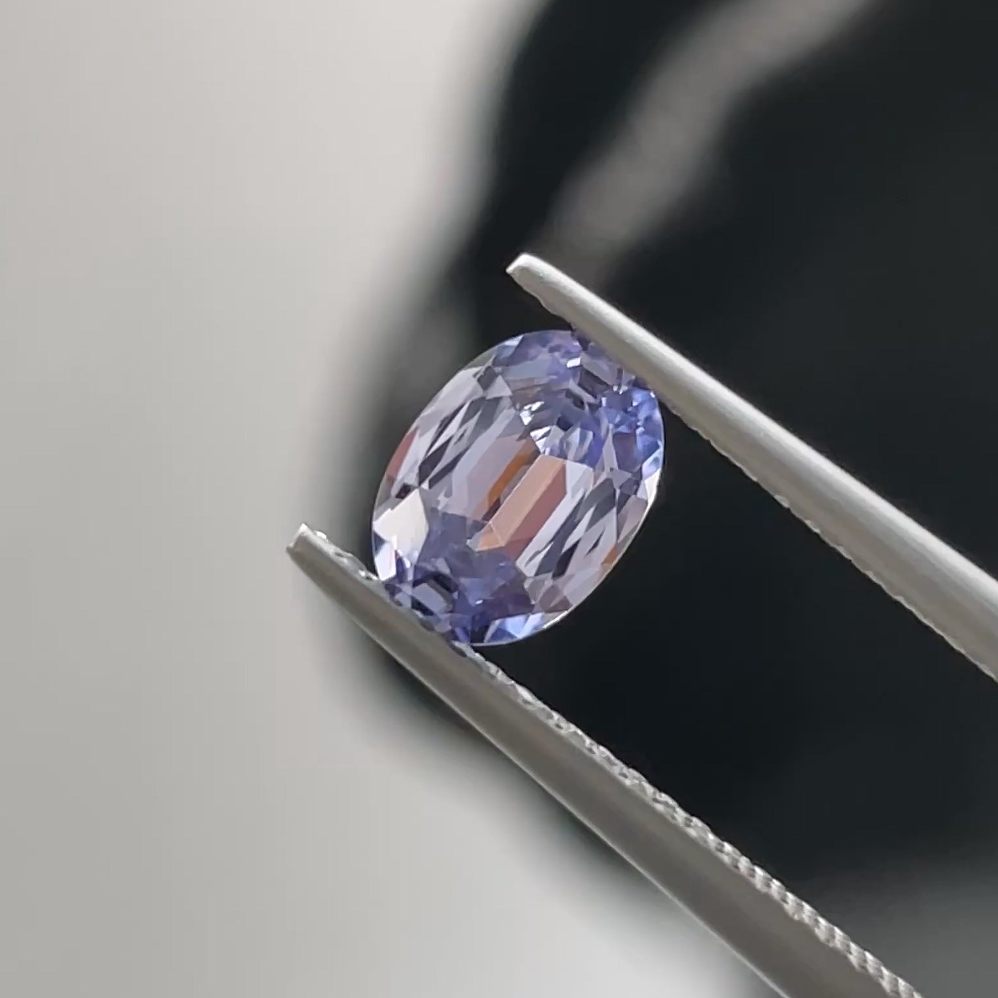 0.94 ct Color-Shift Sapphire from Sri Lanka 🇱🇰