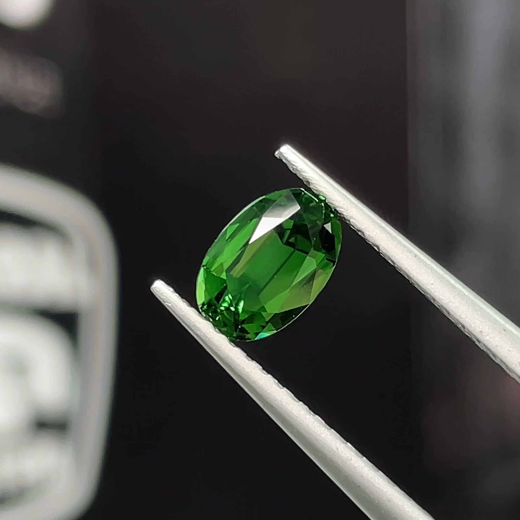 0.82 ct Chrome Tourmaline from Tanzania, precision cut, face-up, view 7