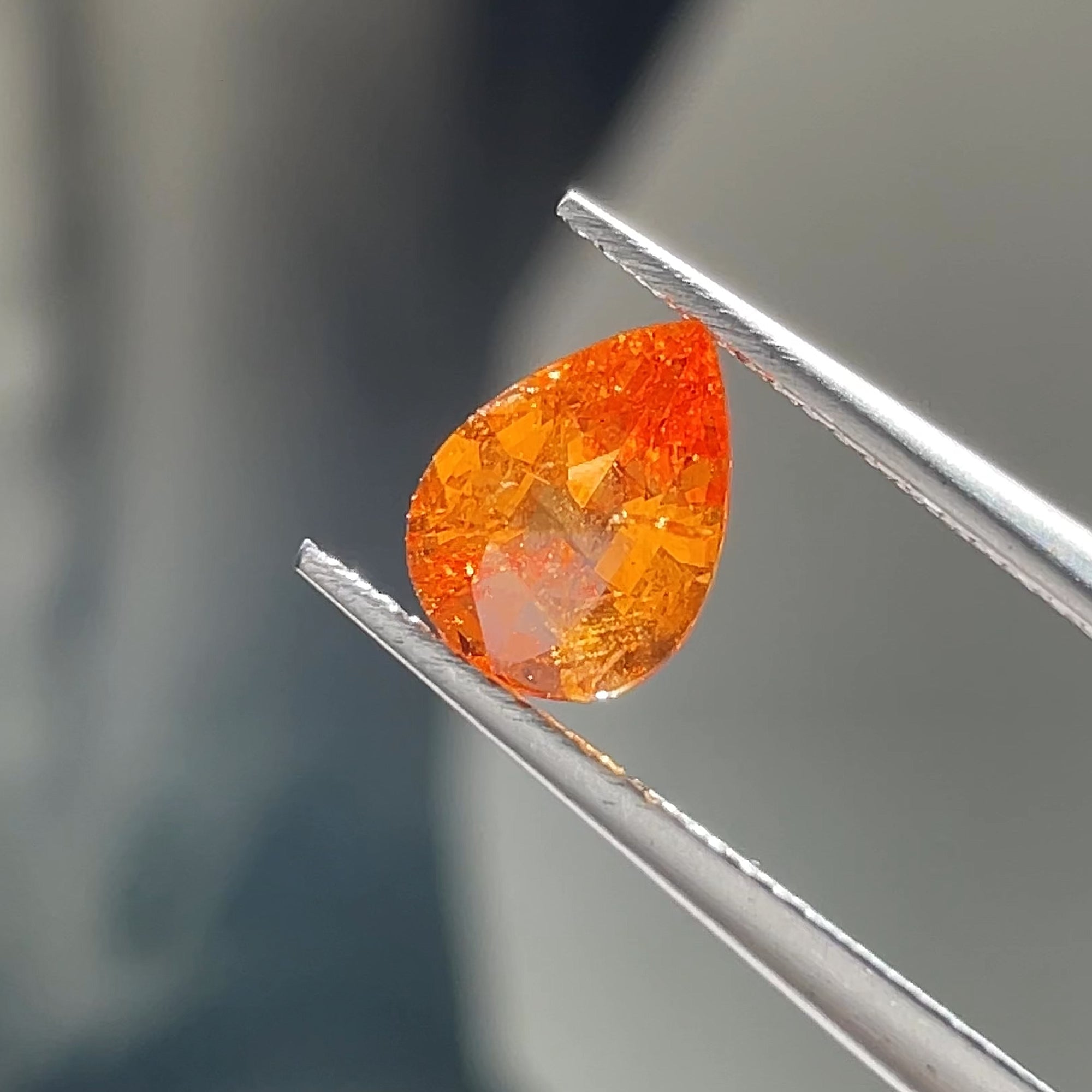 1.81 ct Fanta Garnet from Nigeria, precision cut, face-up, view 8