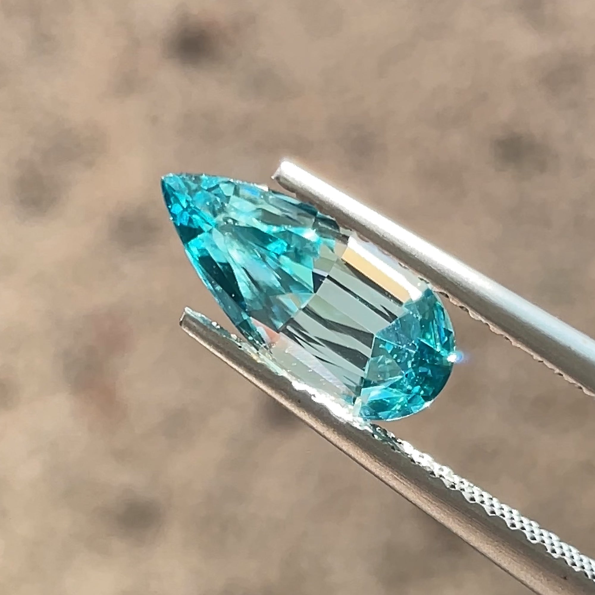 2.76 ct Blue Zircon from Cambodia, precision cut, face-up, view 8
