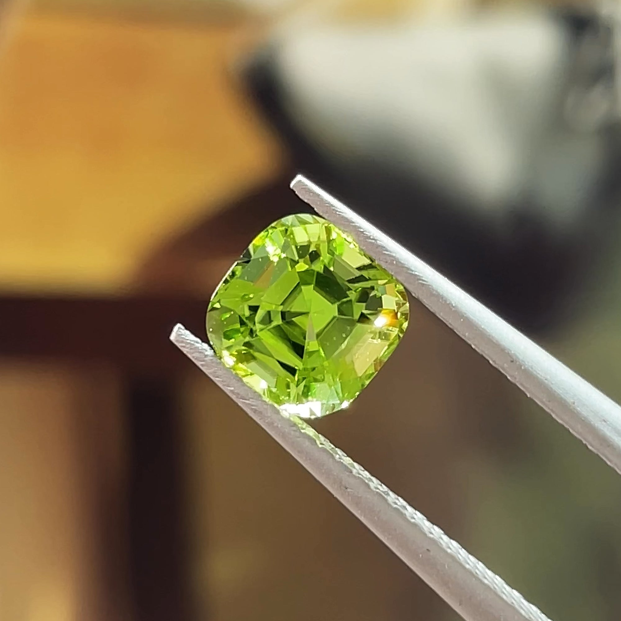 1.58 ct Apple Green Peridot from Pakistan 🇵🇰