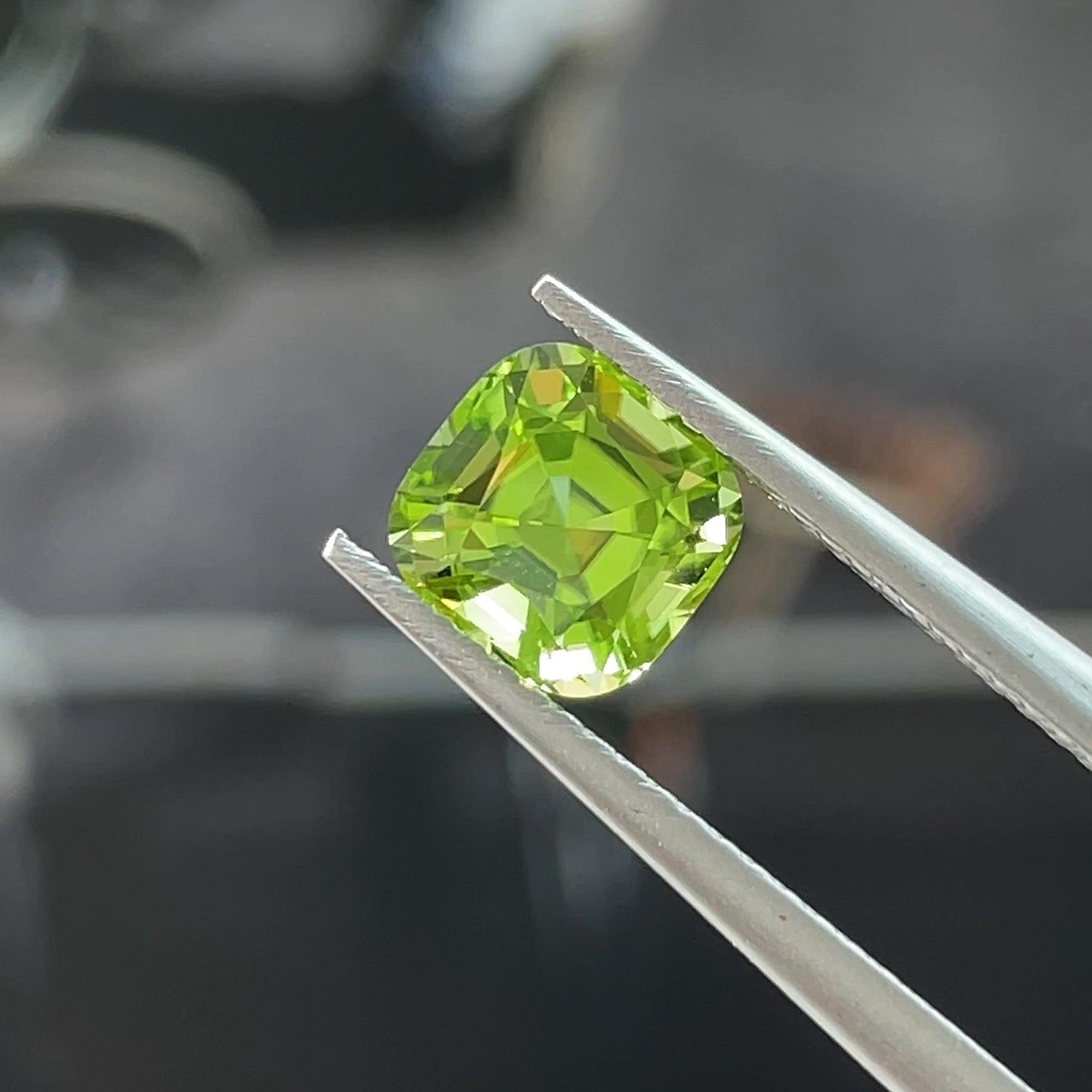 1.58 ct Apple Green Peridot from Pakistan 🇵🇰