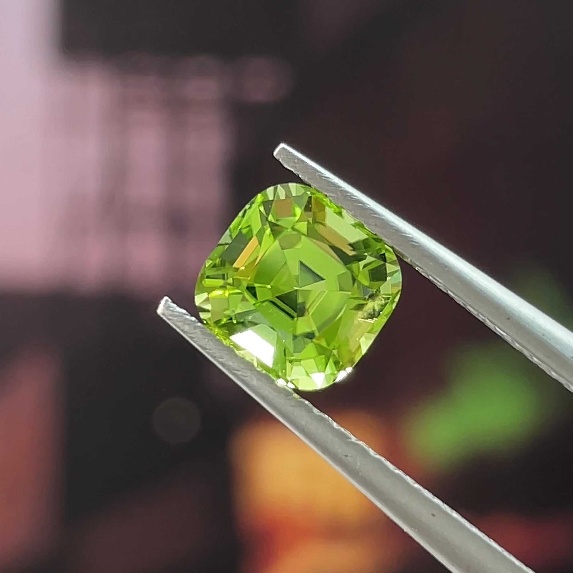 1.58 ct Apple Green Peridot from Pakistan, precision cut, face-up, view 8