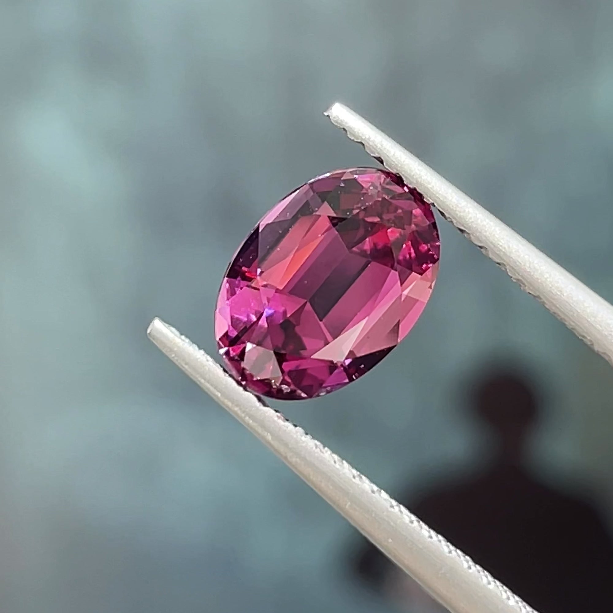 2.36 ct Umbalite Garnet from Tanzania, precision cut, face-up, view 9