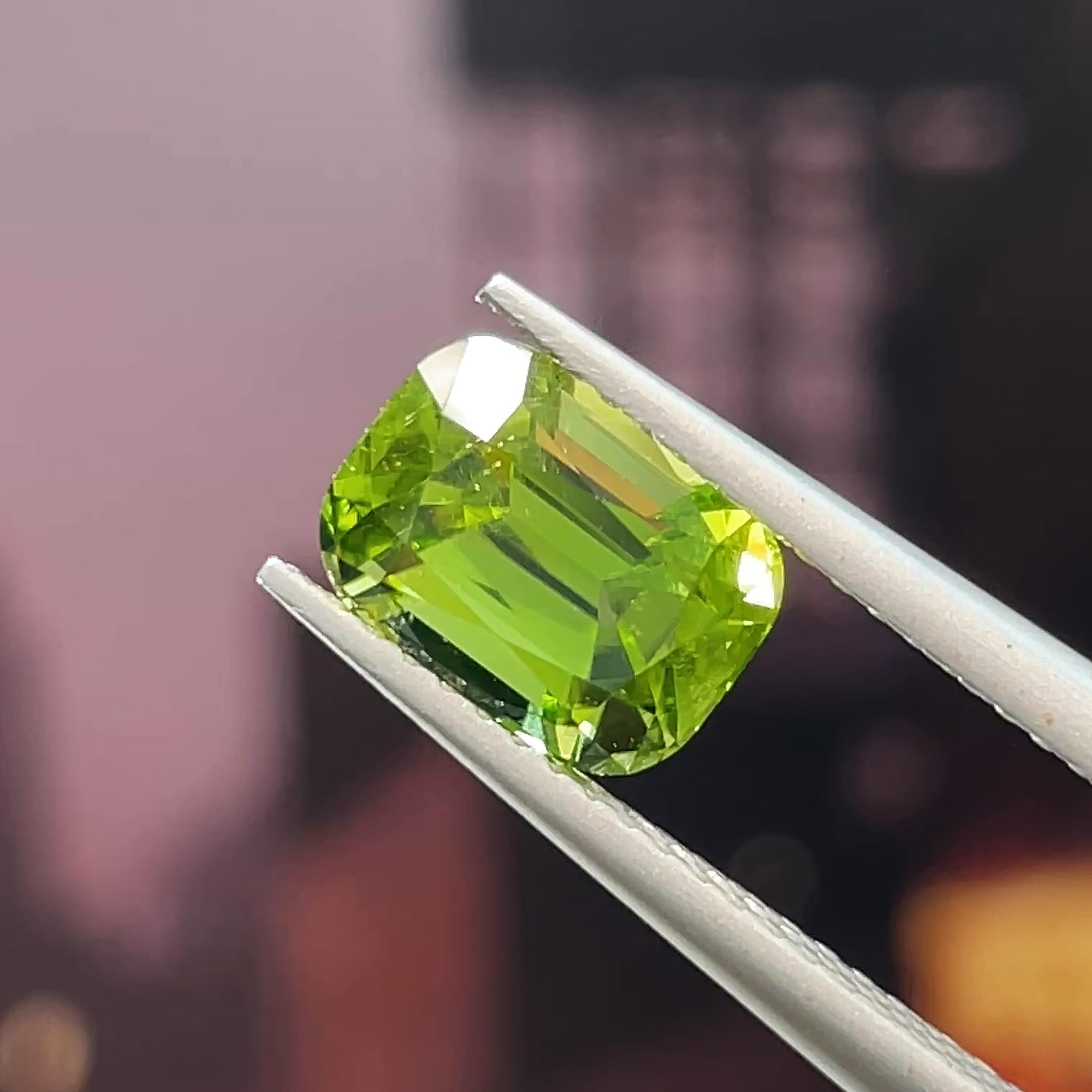 2.27 ct Apple Green Peridot from Pakistan, precision cut, face-up, view 9