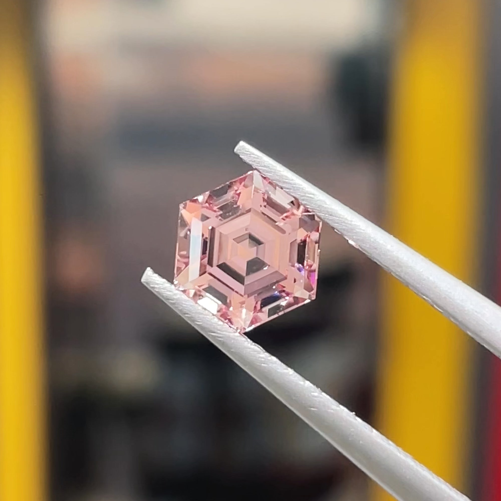 1.26 ct Peachy-Pink Mahenge Garnet, precision cut, face-up, view 15