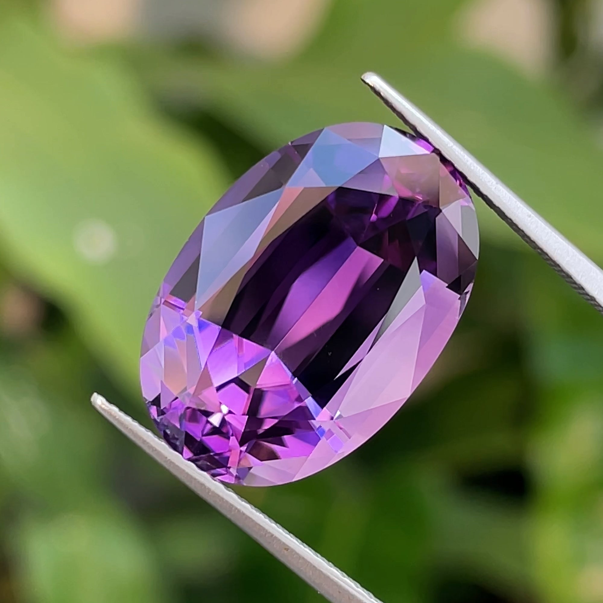 16.83 ct Amethyst from Rwanda, precision cut, face-up, view 9