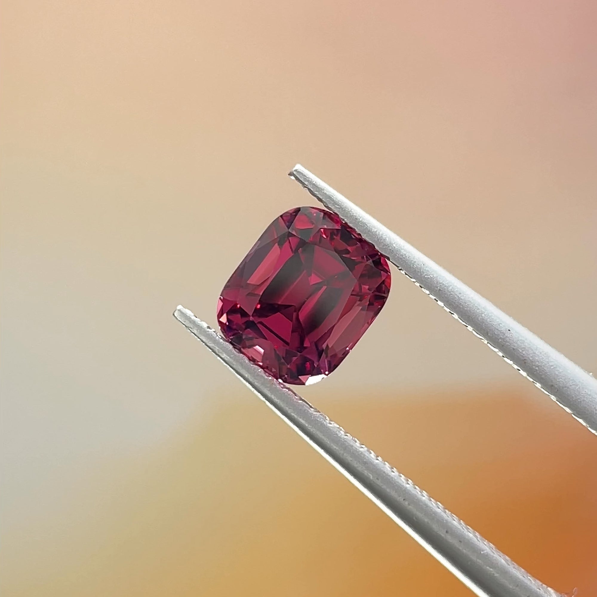 2.02 ct Umbalite Garnet from Tanzania, precision cut, view 8