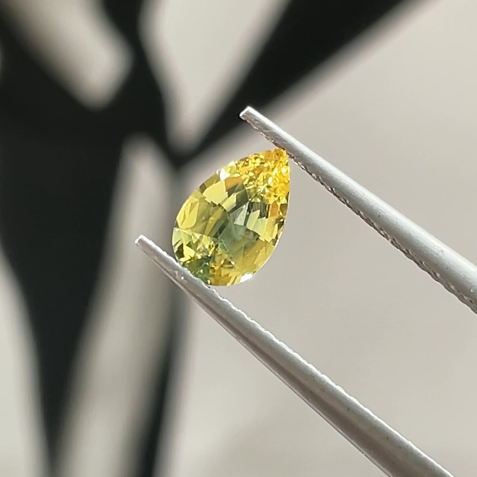 0.77 ct Unheated Yellow Parti Sapphire from Australia 🇦🇺