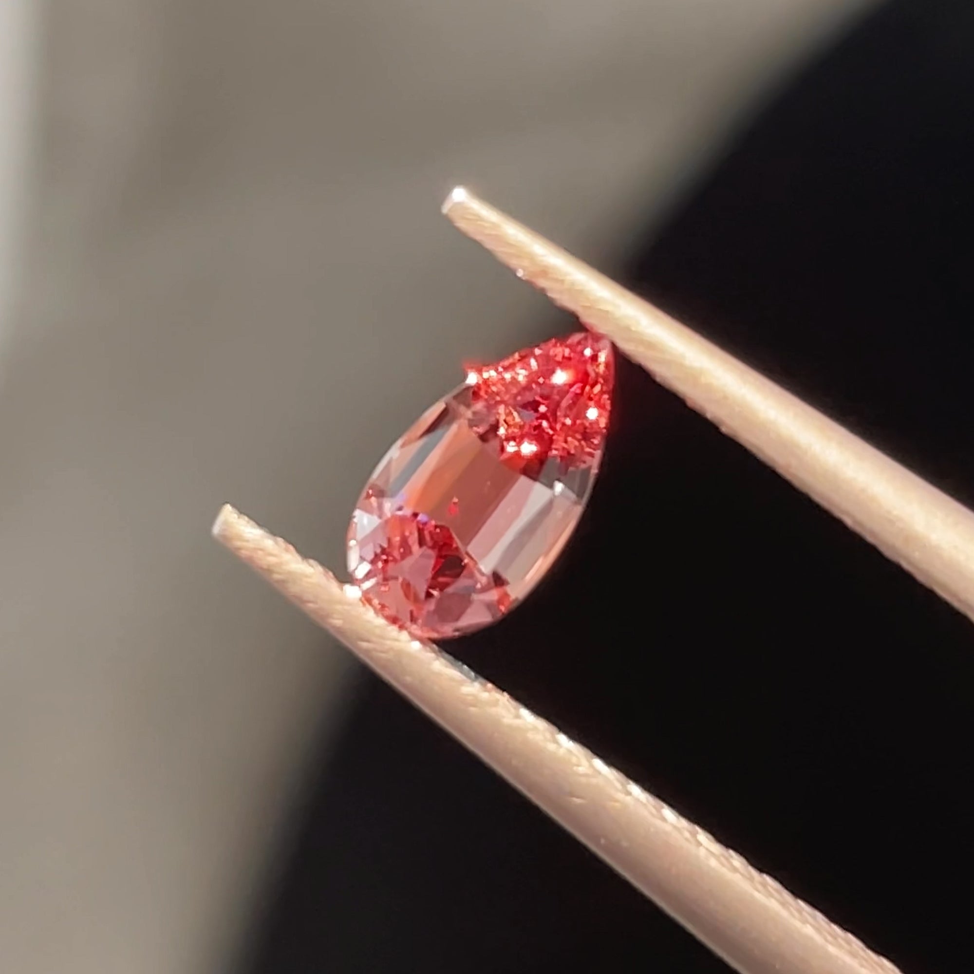 0.67 ct Malaya Garnet from Lindi 🇹🇿