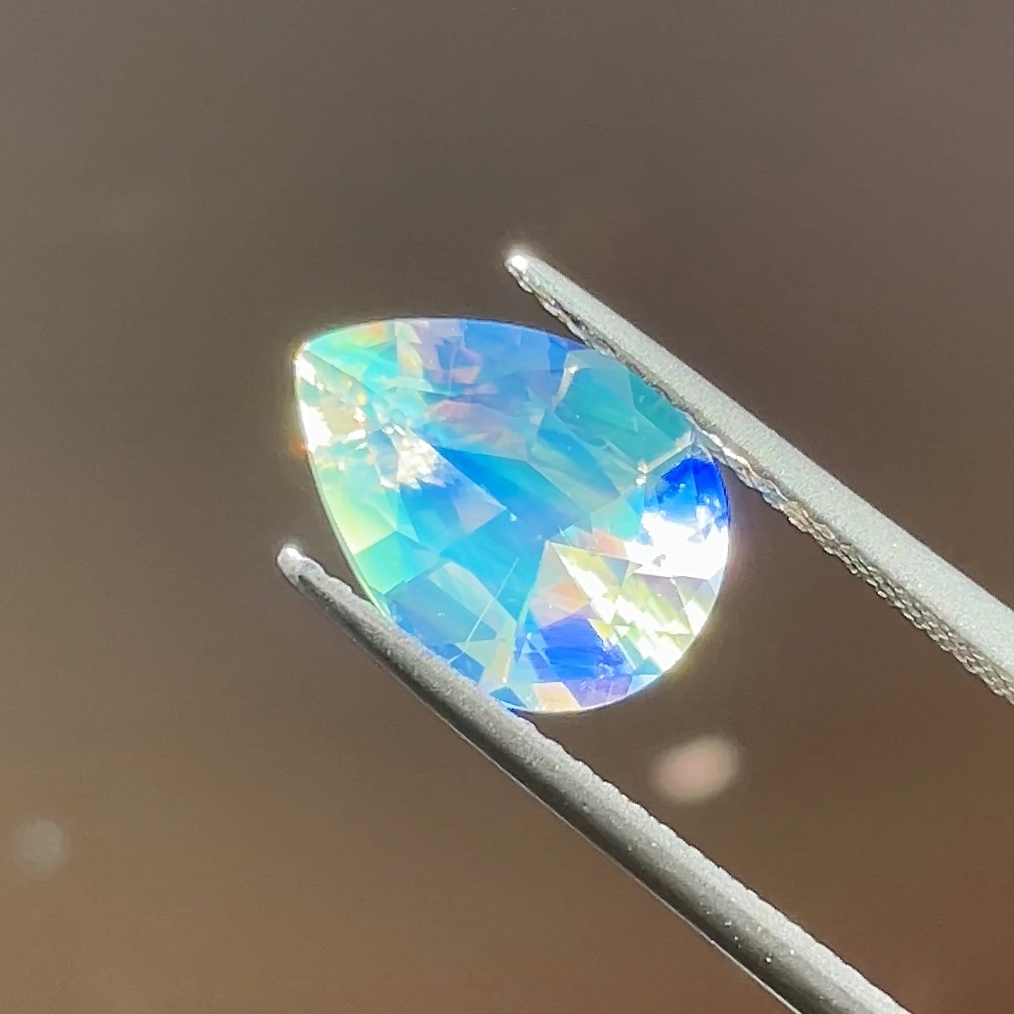 2.89 ct Rainbow Moonstone from Madagascar 🇲🇬