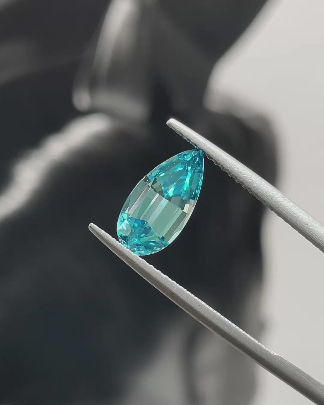 2.76 ct Blue Zircon from Cambodia 🇰🇭, Precision Cut, view 2