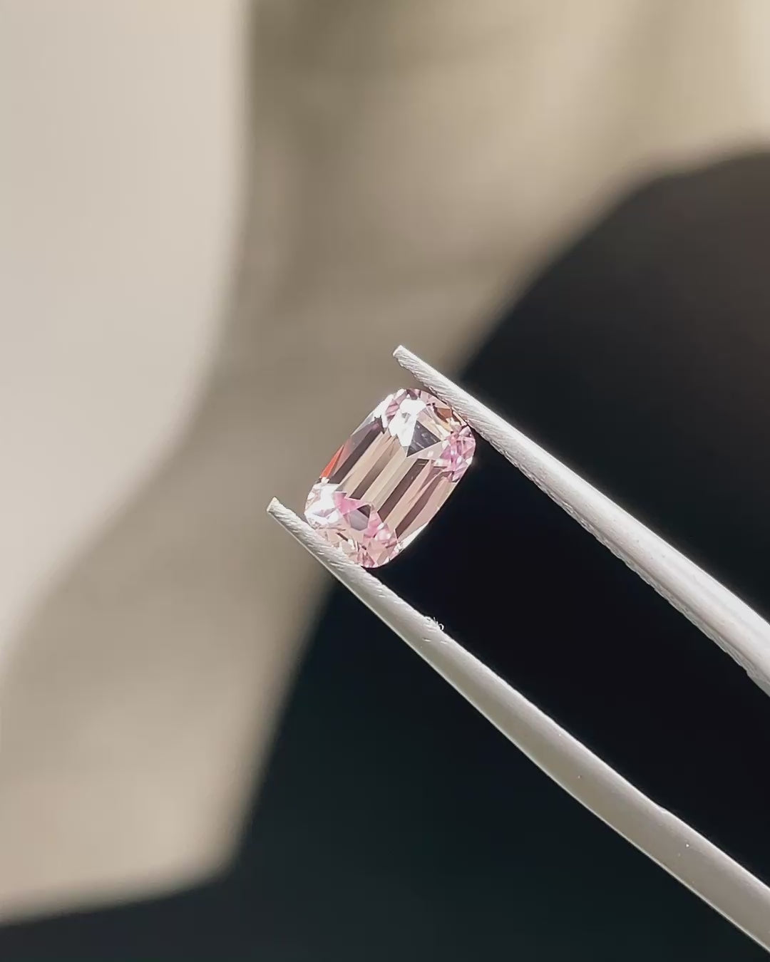 0.97 ct Pink Tourmaline from Afghanistan, precision cut, face-up, view 2