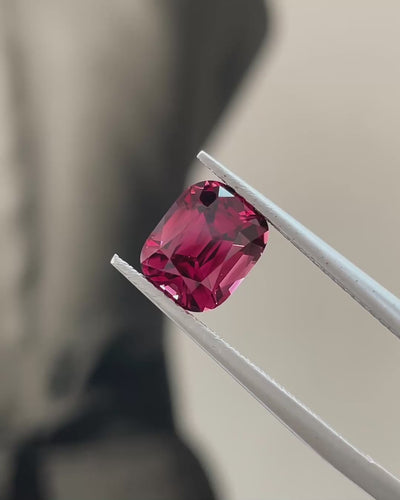 2.24 ct  Raspberry-Red Umbalite Garnet from Tanzania, precision cut, view 1