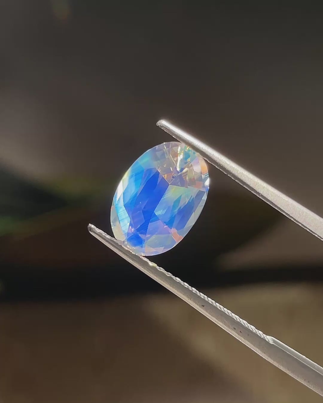 2.22 ct Rainbow Moonstone from Madagascar, precision cut, face-up, view 3