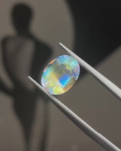 2.21 ct Rainbow Moonstone from Madagascar, precision cut, face-up, view 9