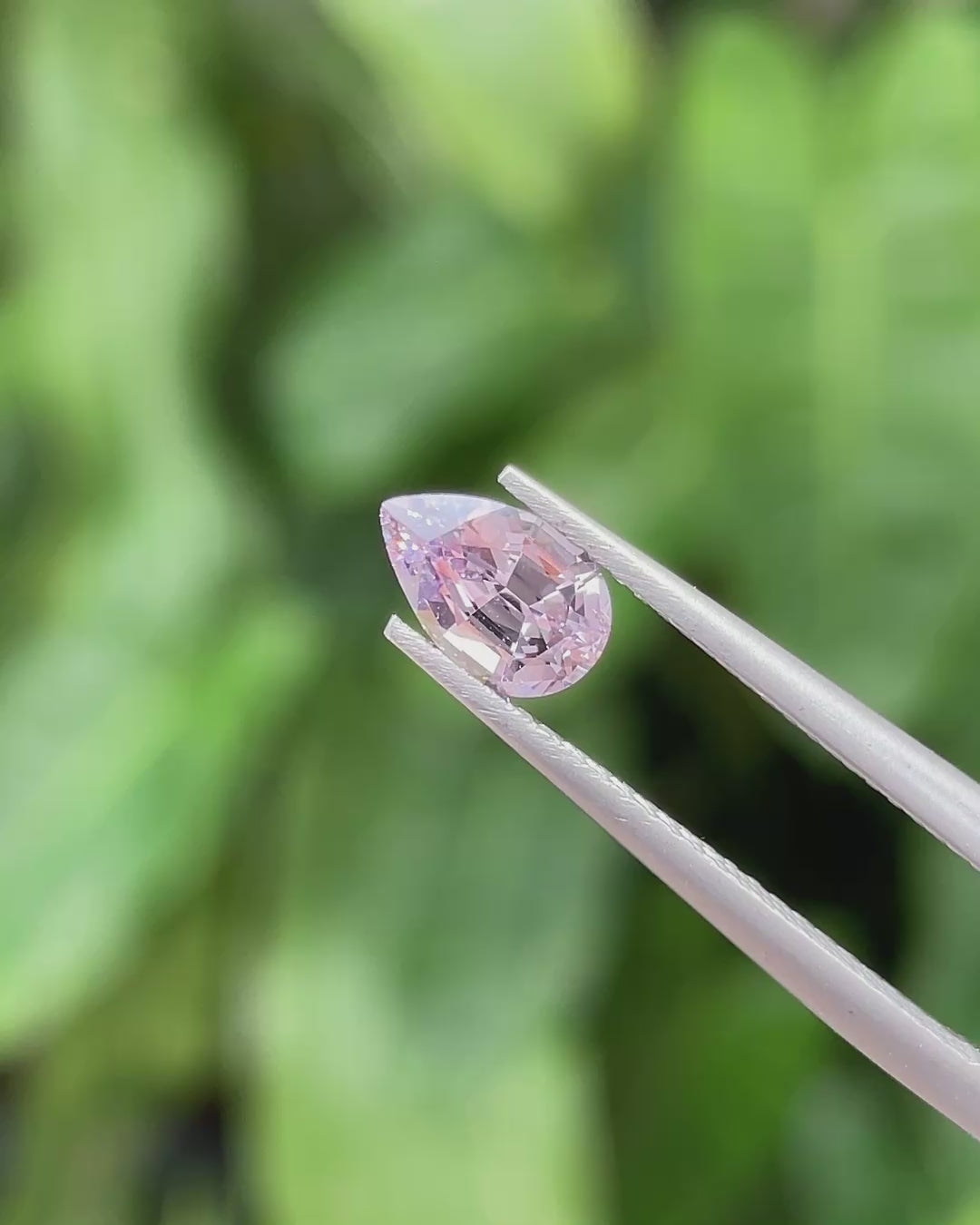 0.92 ct Wisteria Spinel from Tanzania, precision cut, face-up, view 3